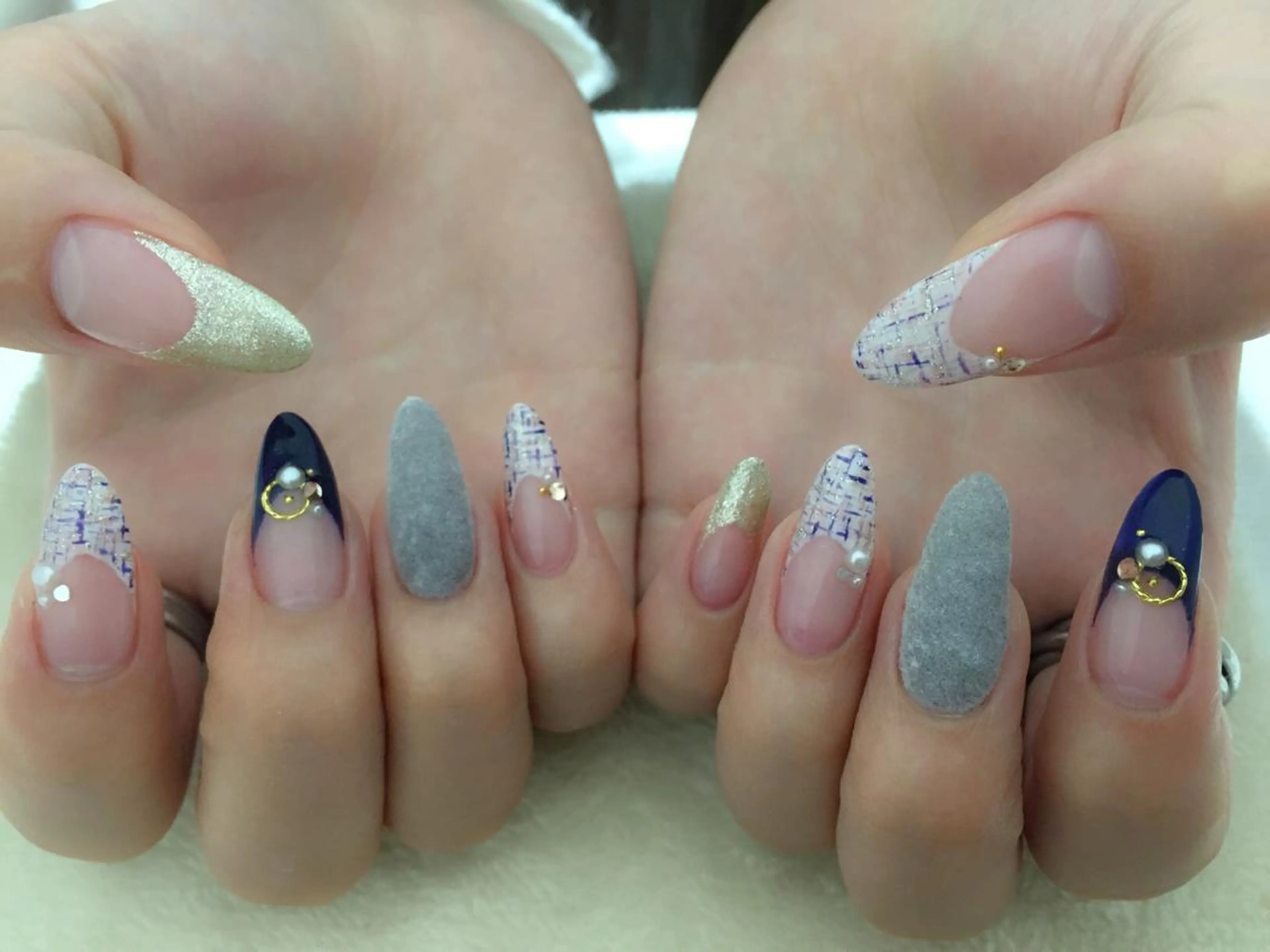 ネイル ツイードネイル Sympa 𝓜iwako🐰ᩚのネイルデザイン