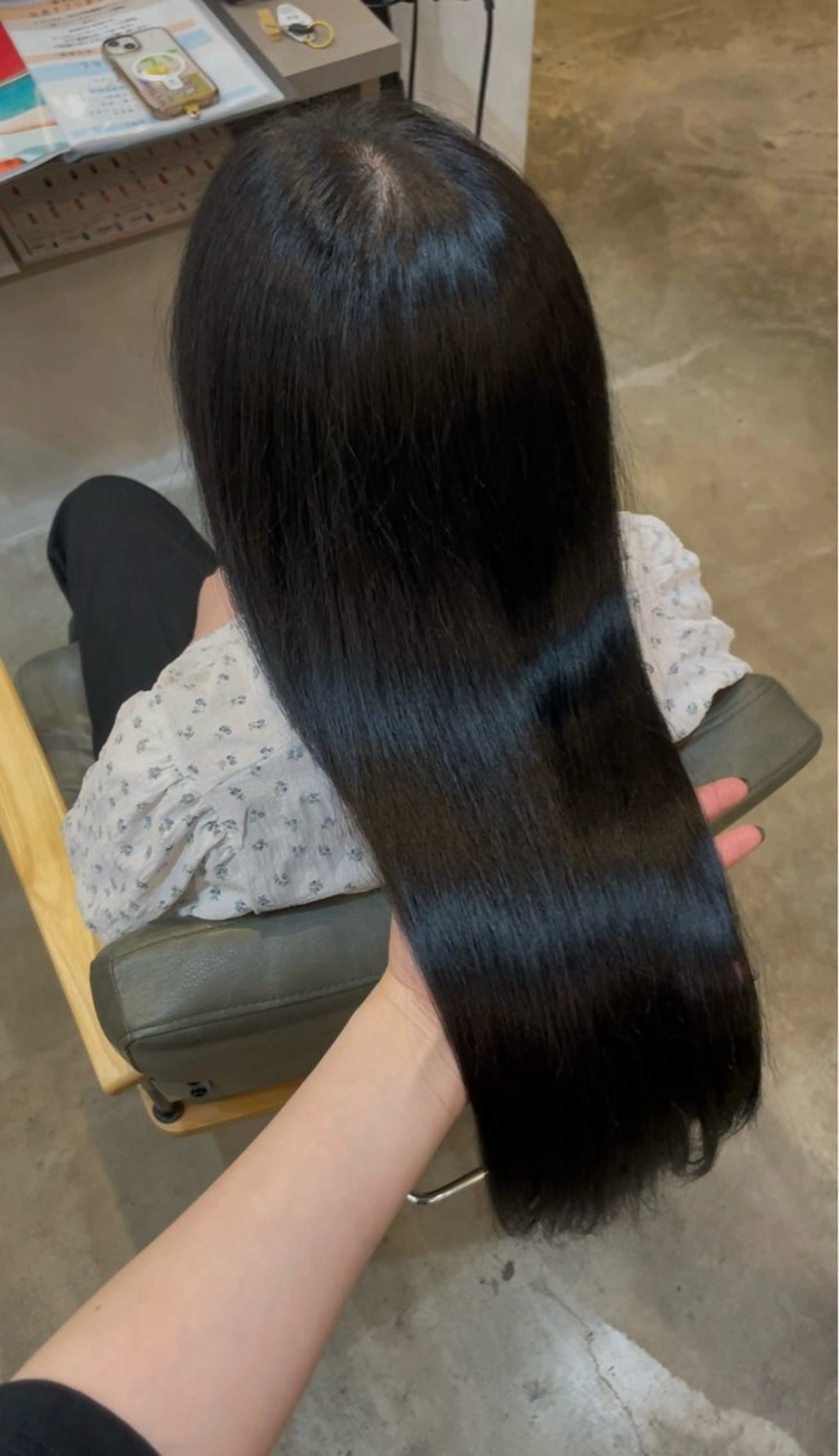 ロング カラー 黒髪 ヘアカラー 金木 洸瑠のヘアスタイル