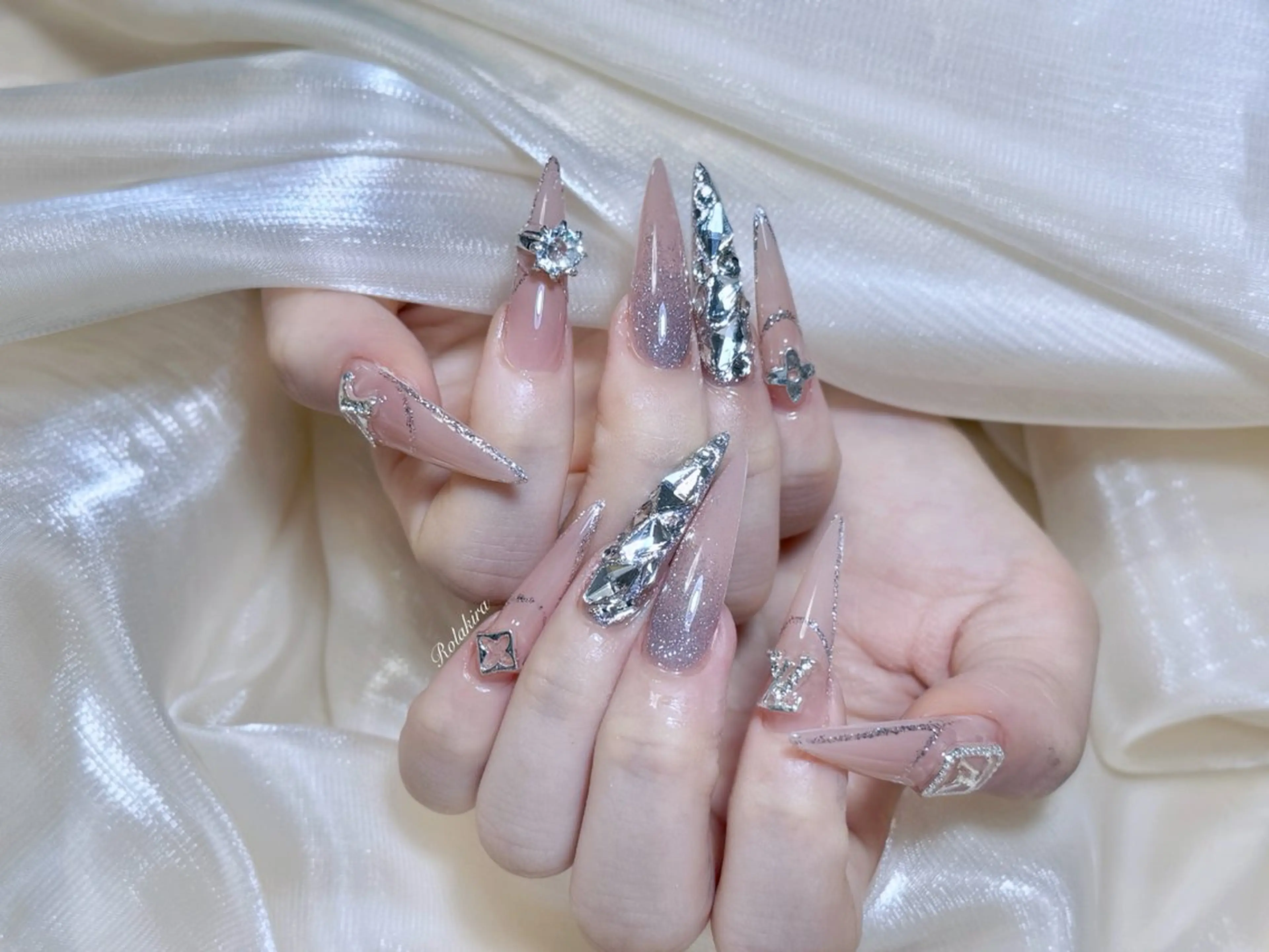 ネイル チークネイル 長さ出し フレンチネイル ジェルネイル 韓国ネイル ハンドネイル Rola kira nail salon所属・Rola kira 麗のネイルデザイン