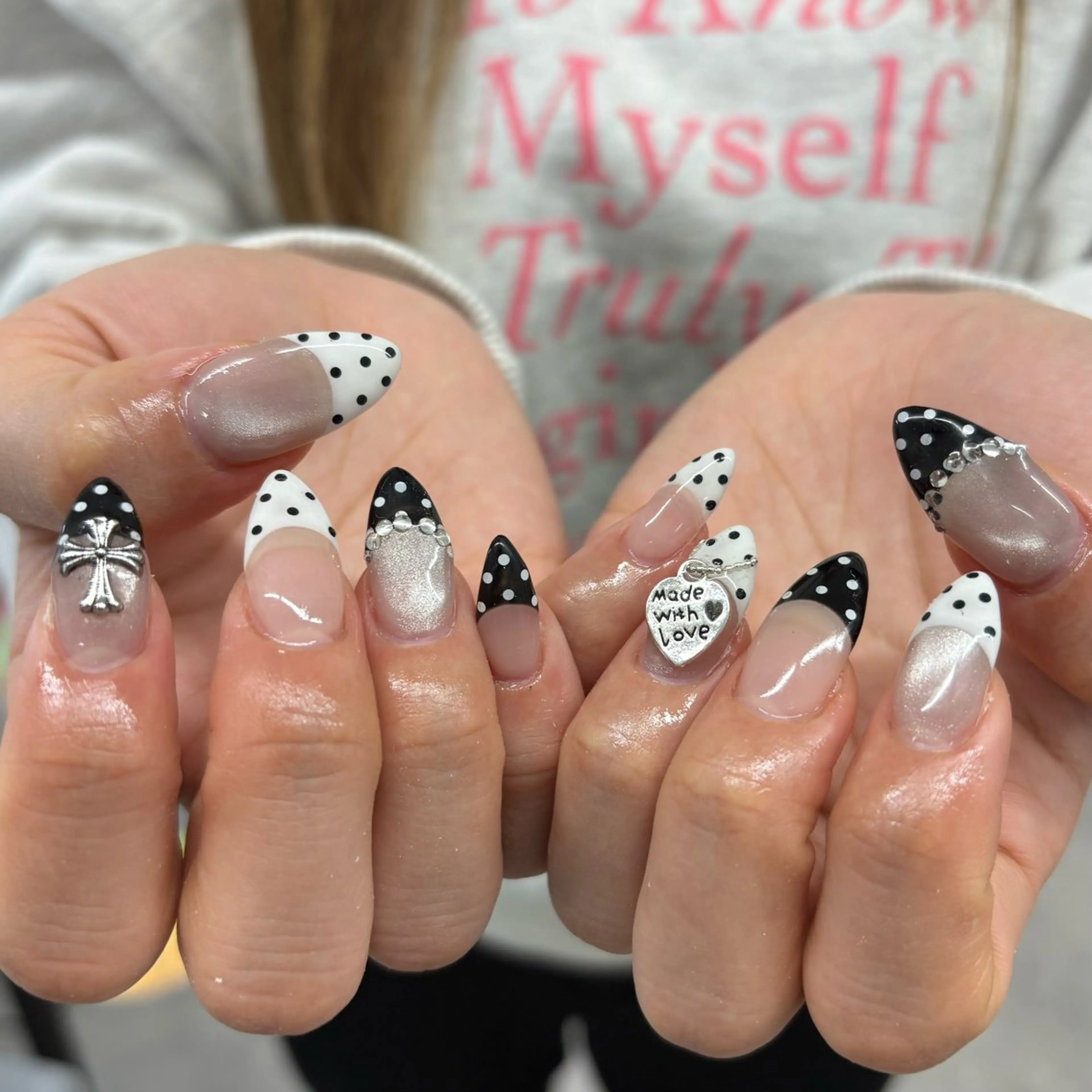 ネイル ハンドネイル yuria 🎀海外ネイル🌺のネイルデザイン