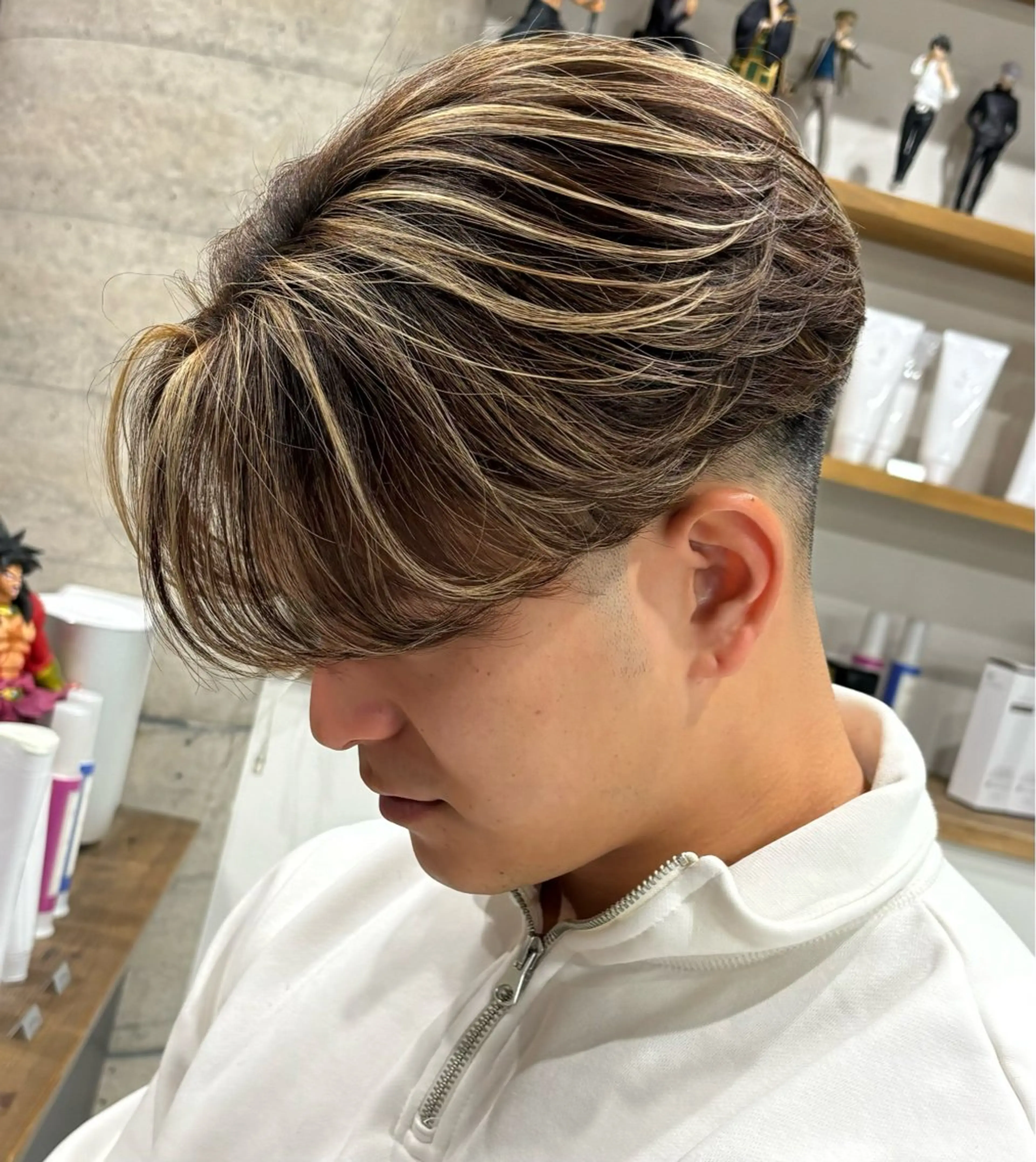 ミディアム カラー メンズ era2d所属・マコト/心斎橋 メンズ専門店のヘアスタイル