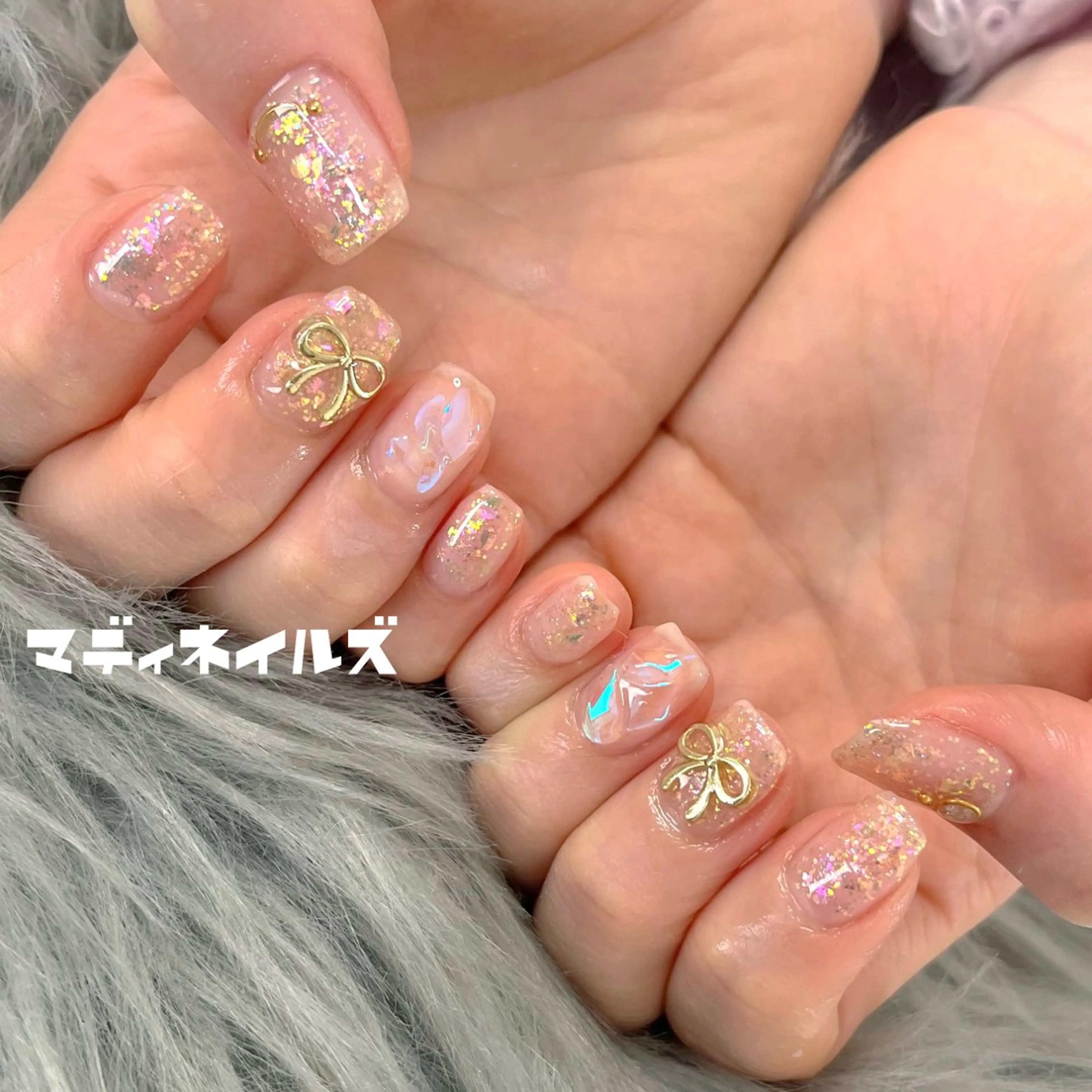 ネイル 氷ネイル・うるうるネイル ラメ(グリッター) リボン MADDY NAILS所属・MADDYNAILS ✴︎柏痛ネイルのネイルデザイン