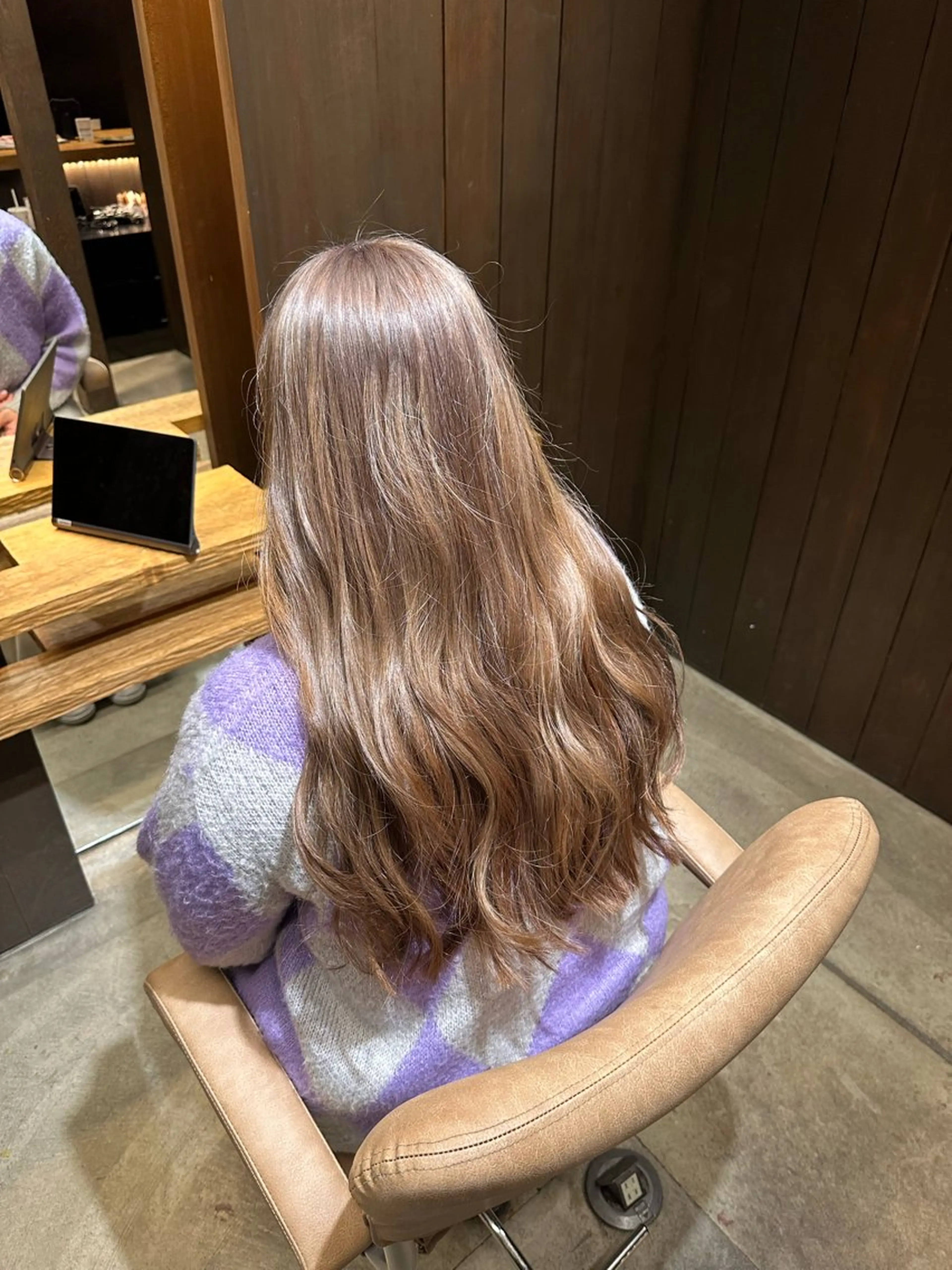 ロング カラー ベージュカラー ハイトーンカラー ミルクティーベージュ ロング 朝斗/ブリーチなし ・Wカラー・エクステのヘアスタイル