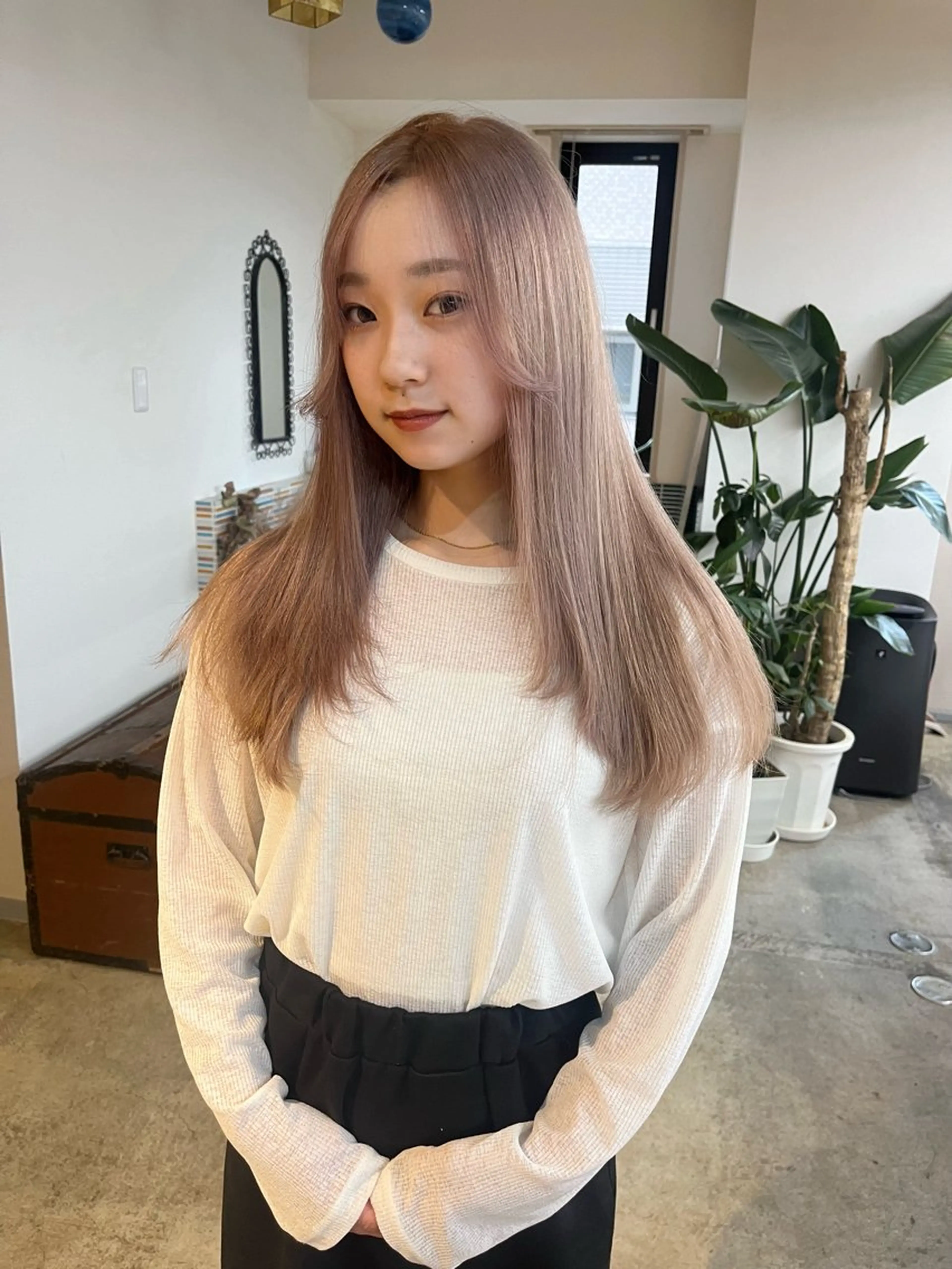 セミロング カラー ブリーチ グレージュ レイヤーカット カット ヘアカラー トリートメント 🩷ハイトーン透明感 レイヤー🩷ユリカのヘアスタイル