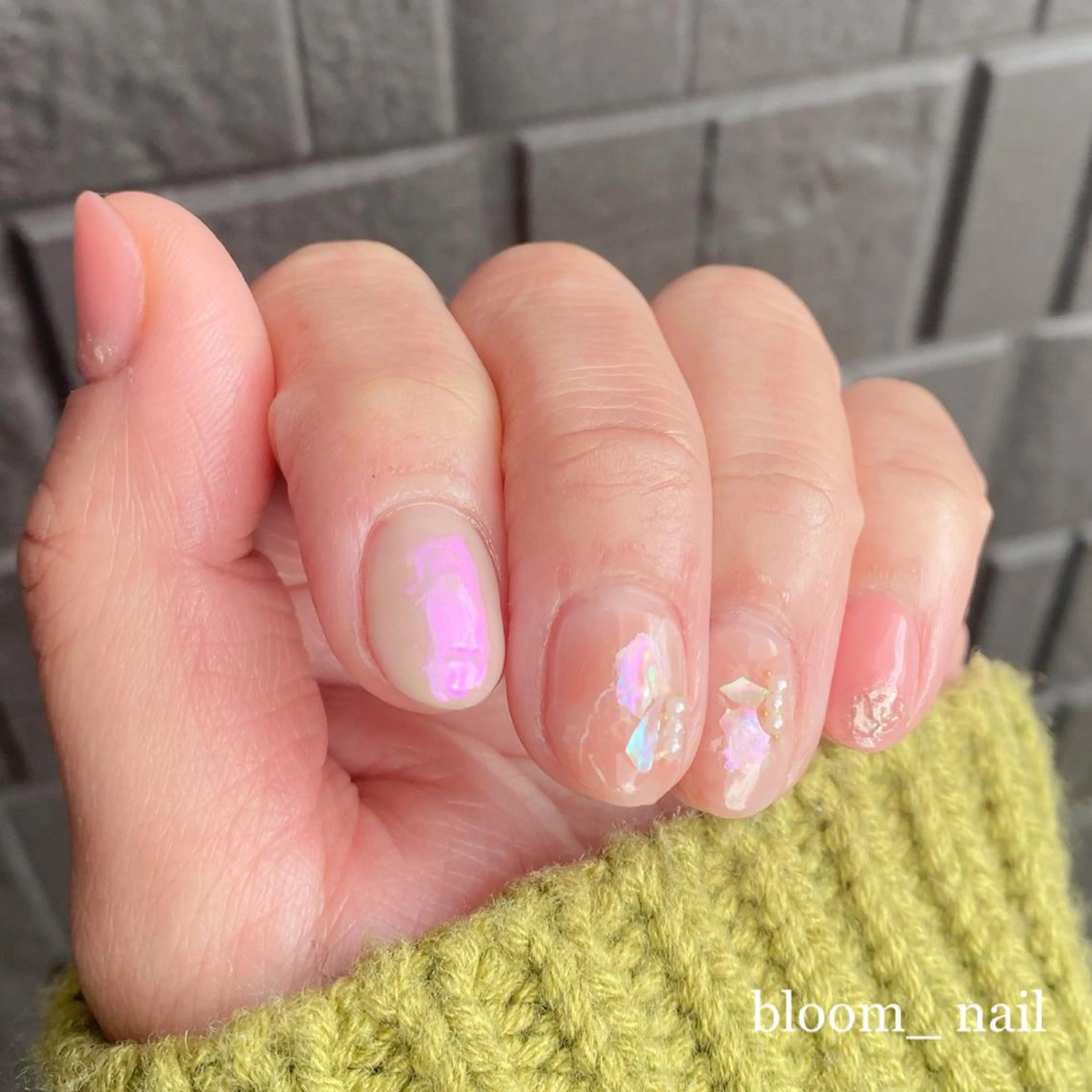 ネイル アートネイル オーロラネイル 氷ネイル・うるうるネイル ミラーネイル ニュアンスネイル ハンドネイル ハンドケア bloom_ nailのネイルデザイン