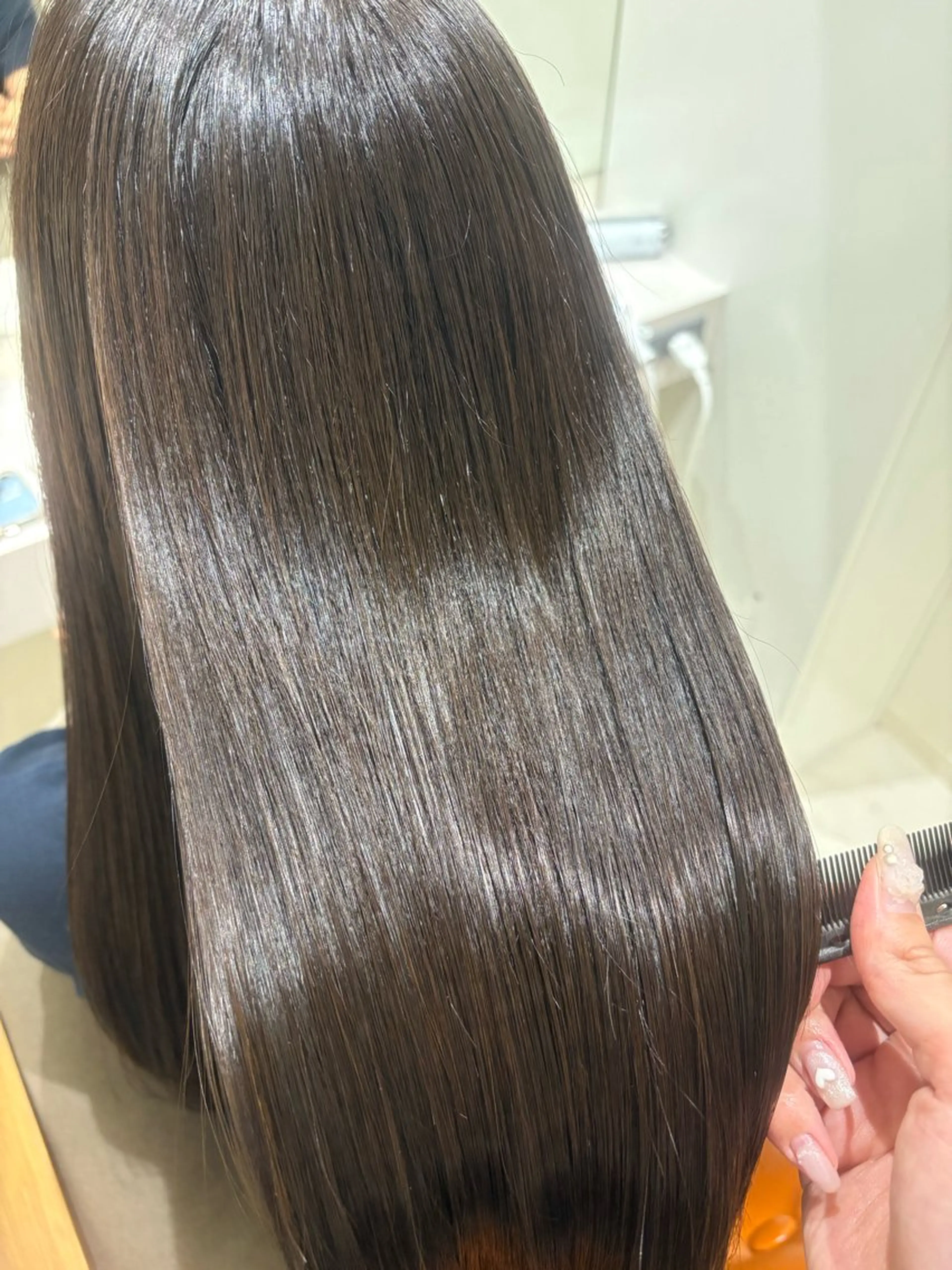 ロング カラー カット ヘアカラー 縮毛矯正 レイヤー／髪質改善 ／YUのヘアスタイル