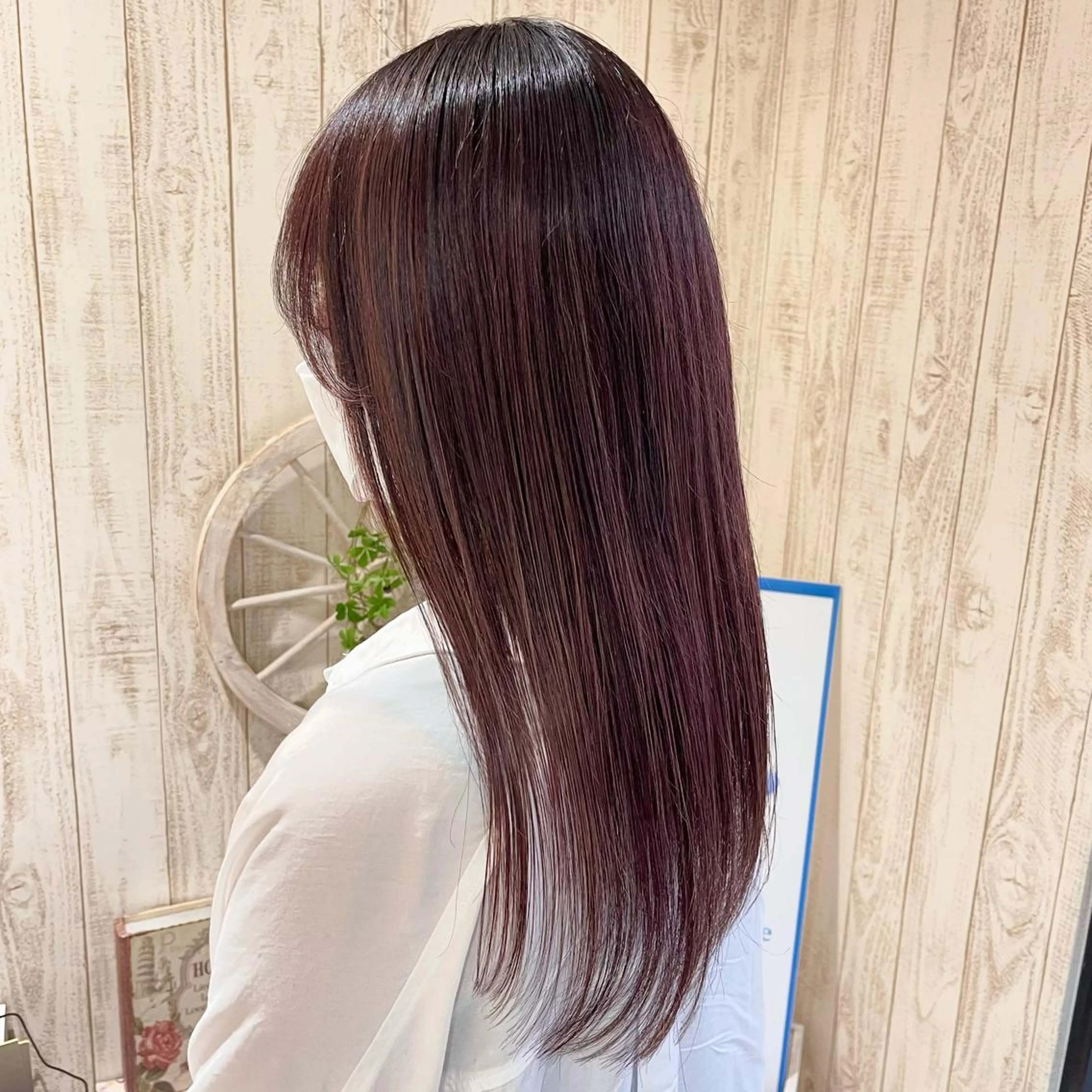 ロング カラー ハイライトカラー ピンクカラー ハイライト Emily所属・永石 知沙希の眉毛・アイブロウイメージ