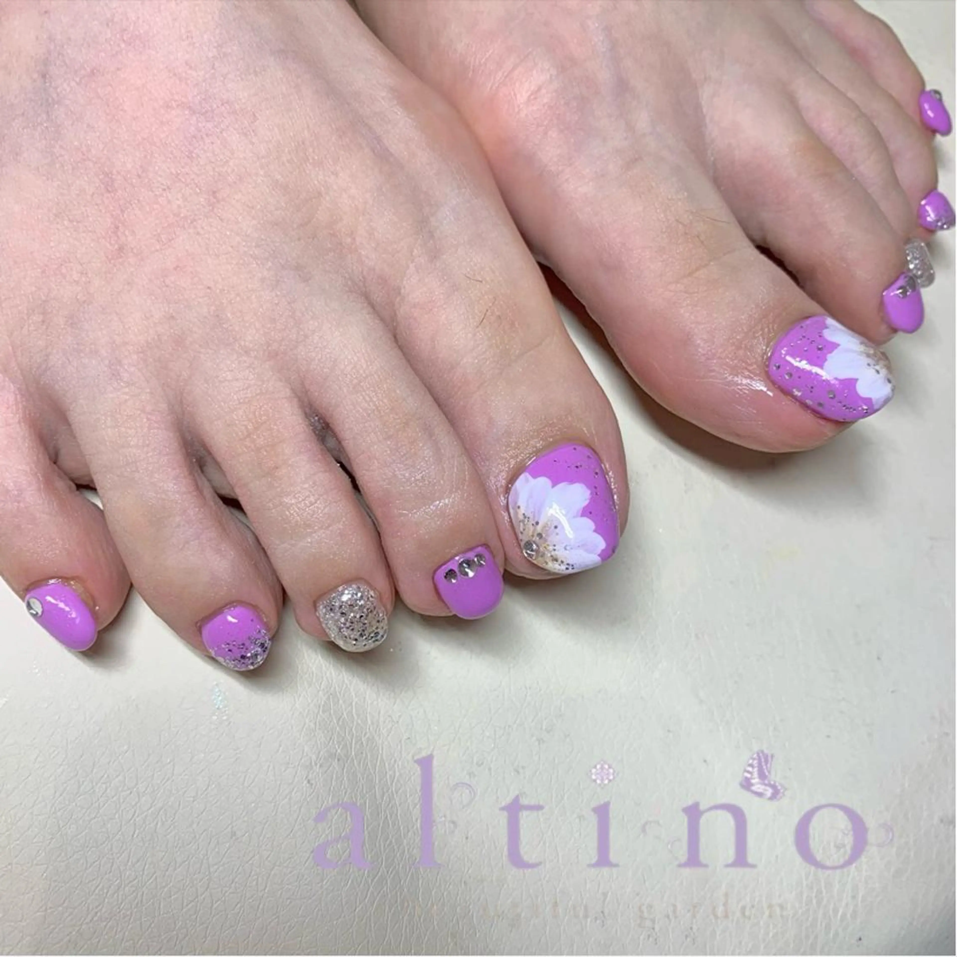 ネイル nail atelier  new moon所属・森 貴子のネイルデザイン