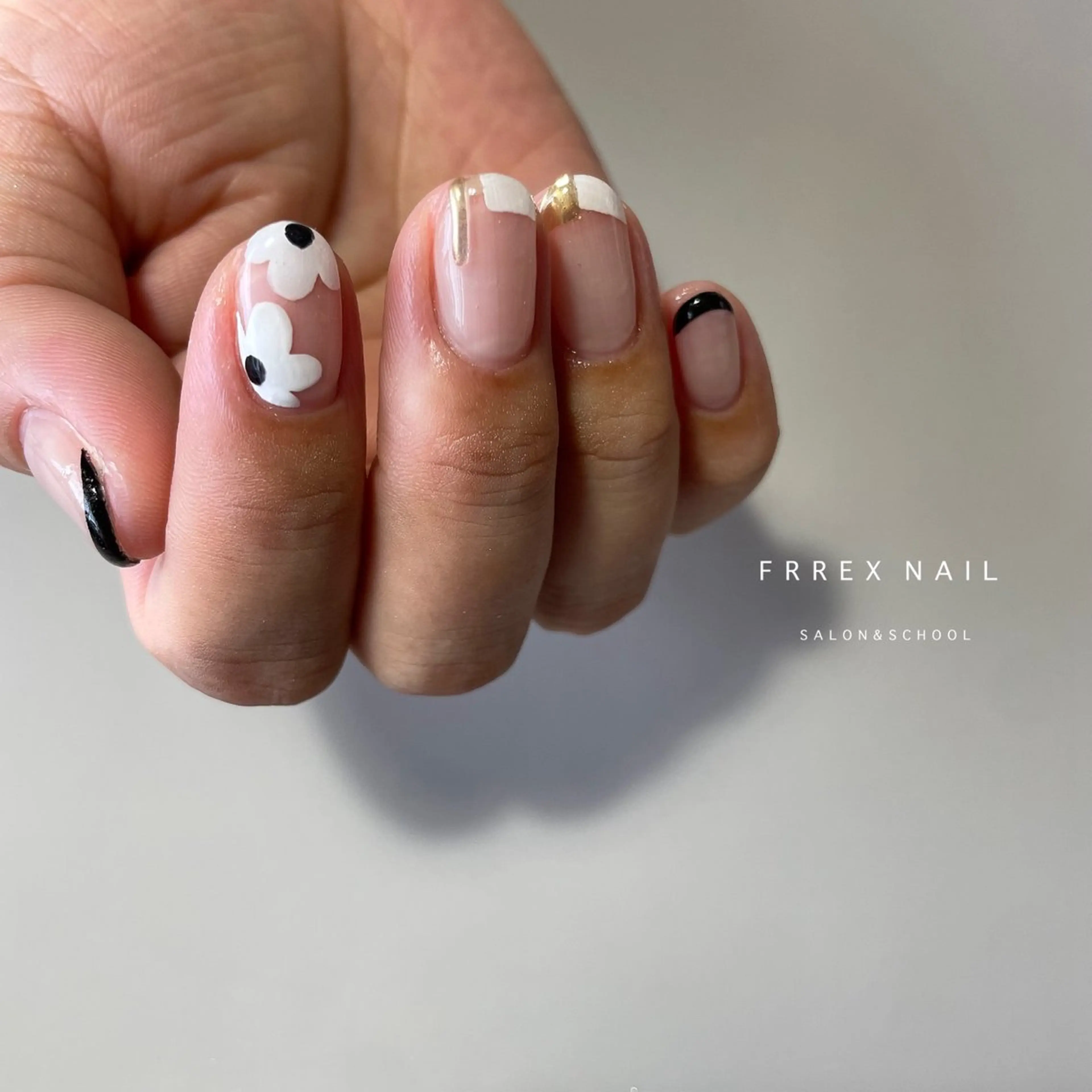 ネイル フラワーネイル ハンドネイル フットネイル Freex nail所属・freex nail /ニュアンス/個性派のネイルデザイン