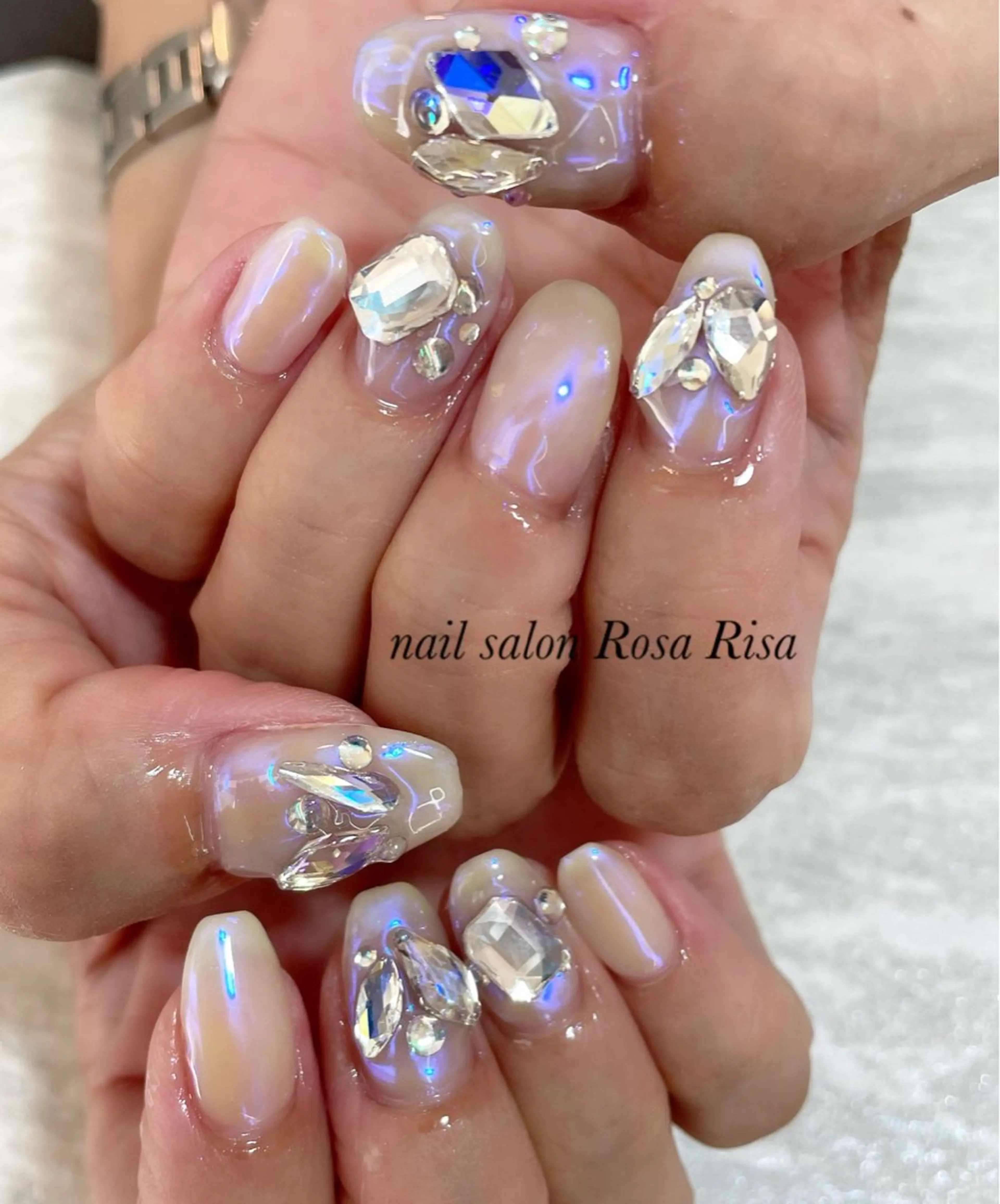 ミディアム ネイル ハンドネイル ネイルスタジオ シェイクユアハンズのネイルデザイン