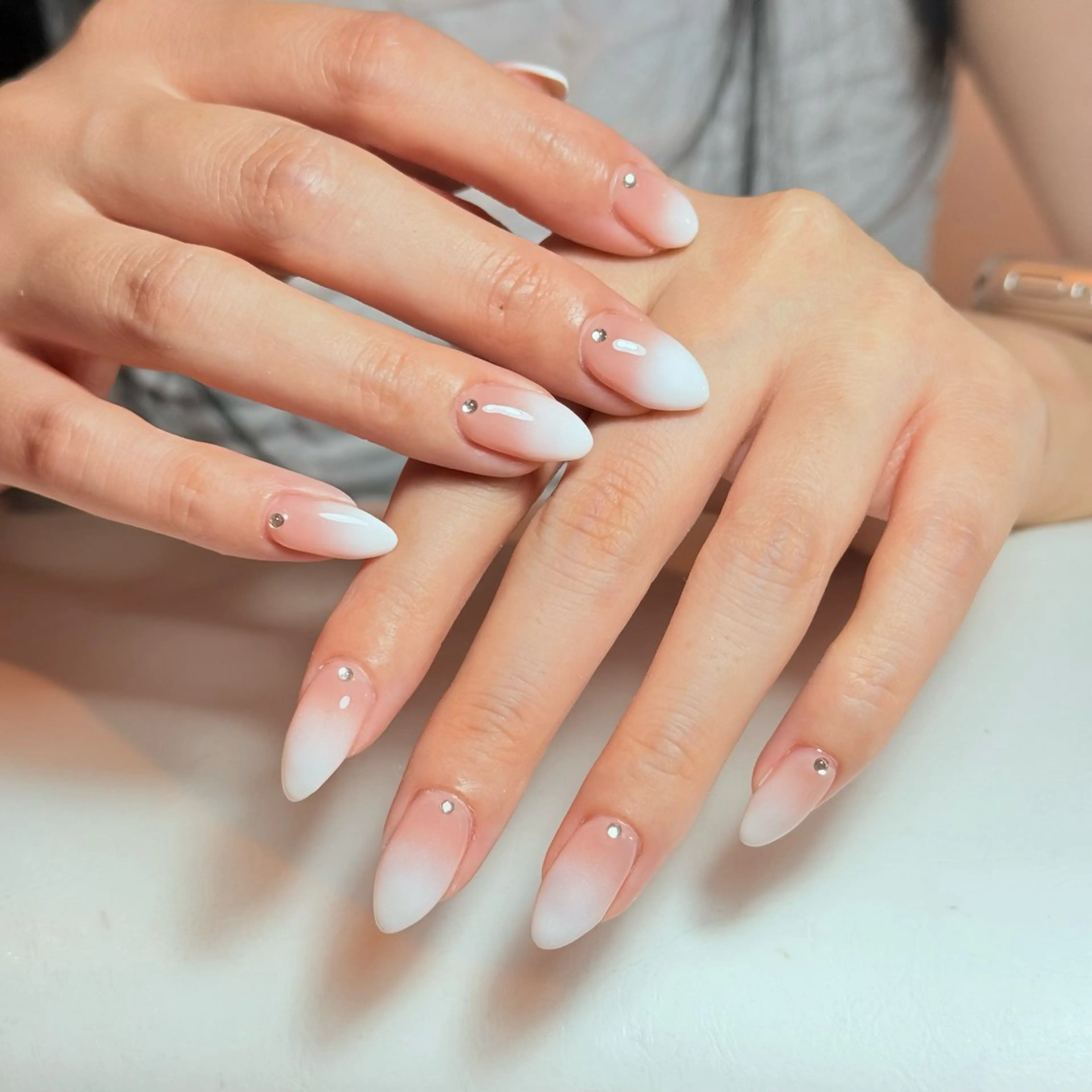 ネイル チークネイル フレンチネイル グラデーション キラキラネイル 韓国ネイル ハンドネイル Risa_ Nailのネイルデザイン