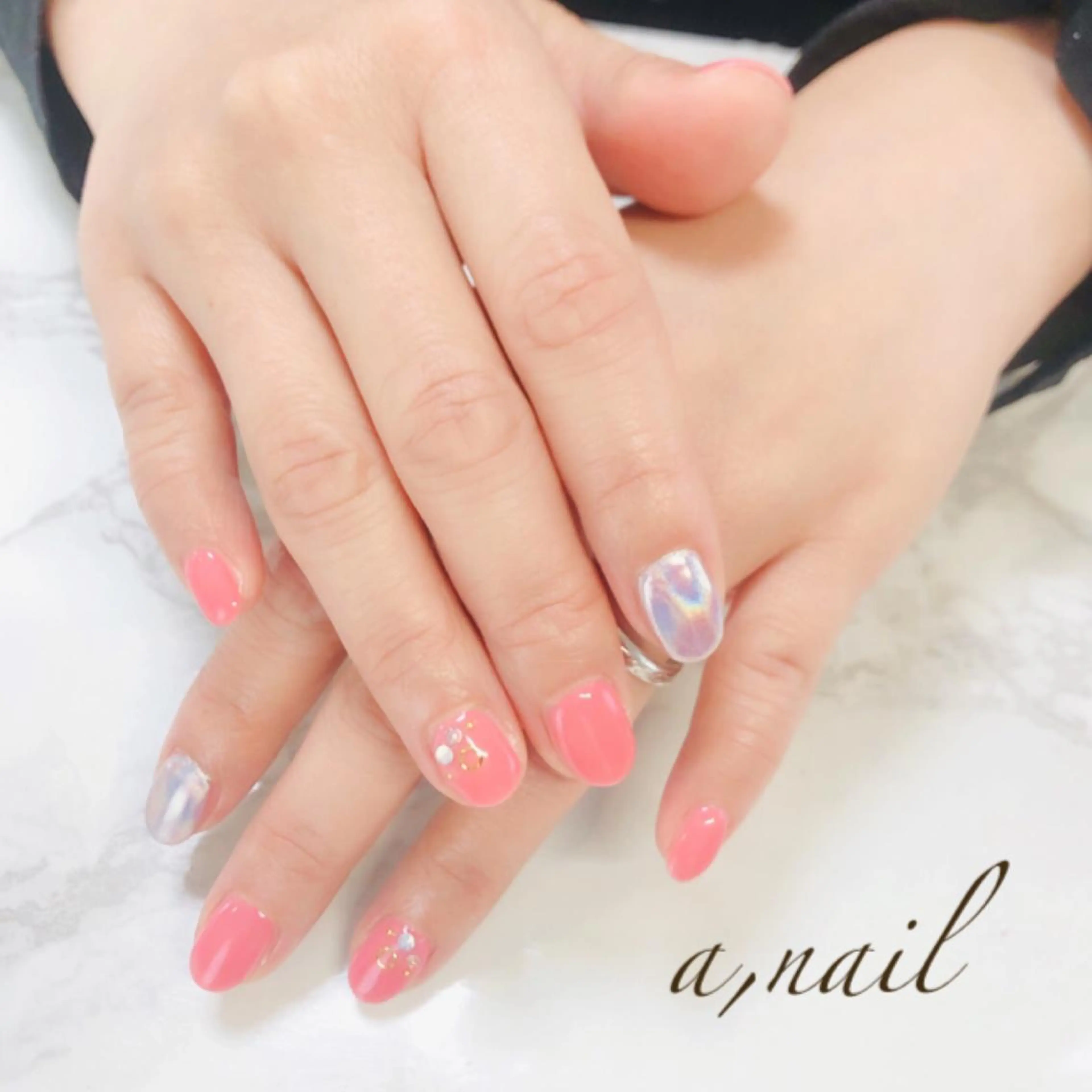 ネイル オーロラネイル フットネイル ジェルネイル グラデーション ラメ(グリッター) ハンドネイル ネイルサロン エーネイルのネイルデザイン