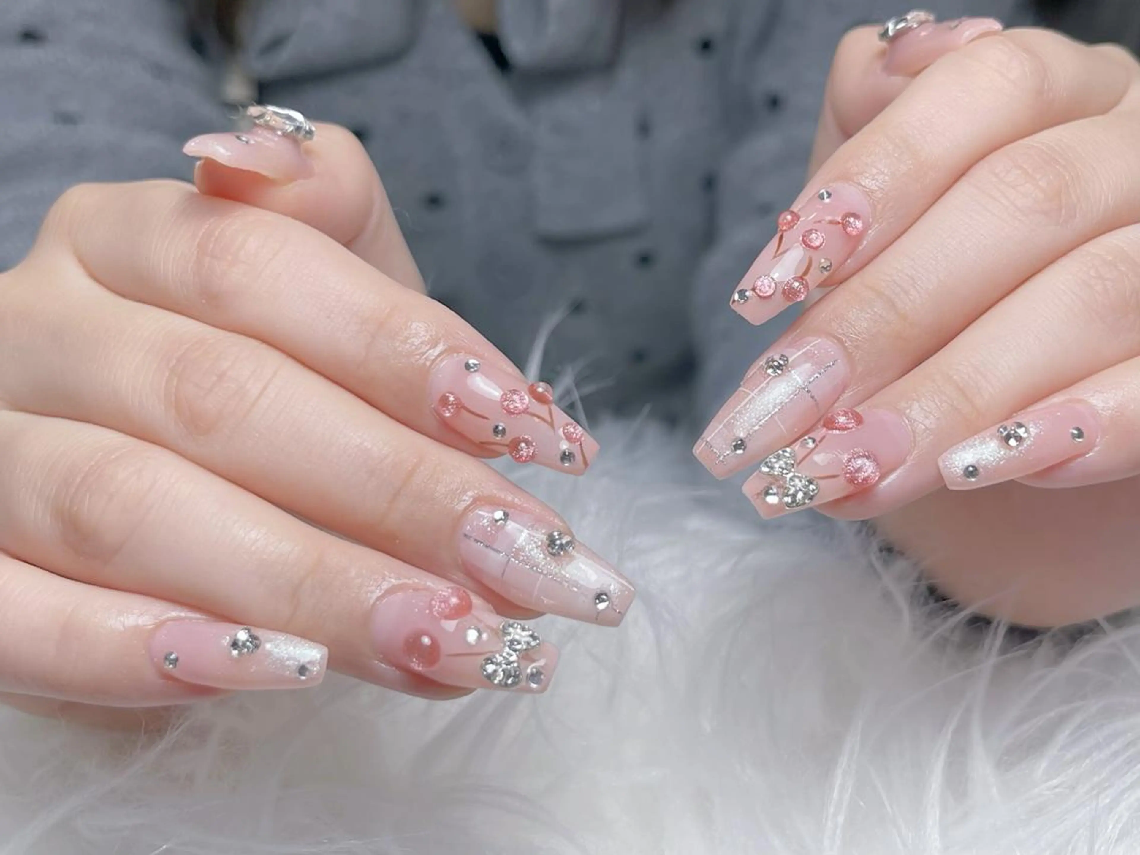 ネイル オーロラネイル 長さ出し フットネイル フレンチネイル ジェルネイル Emi🌸Belle Nail Salonのネイルデザイン