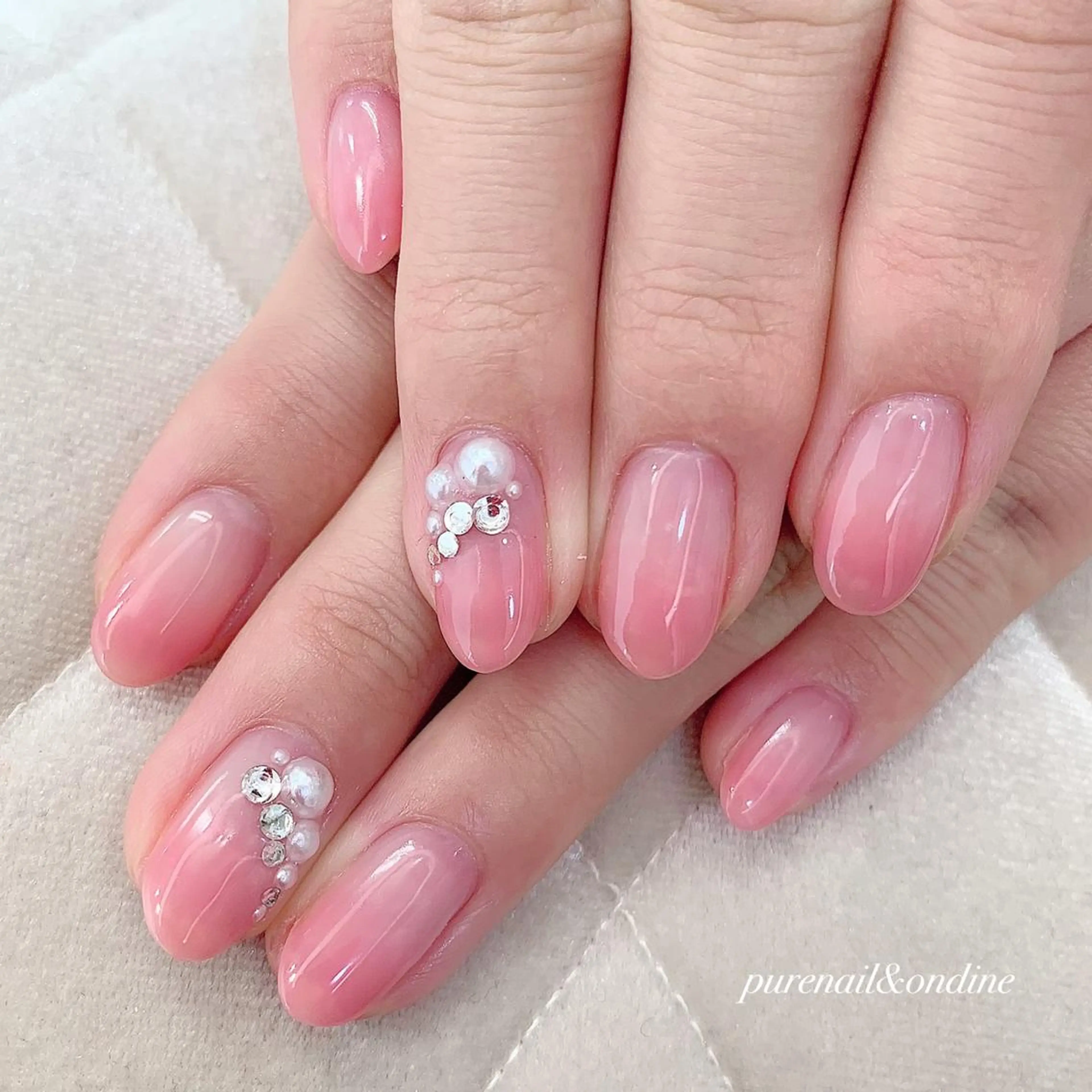 ネイル グラデーション ストーンネイル ピュアネイル& オンディーヌのネイルデザイン