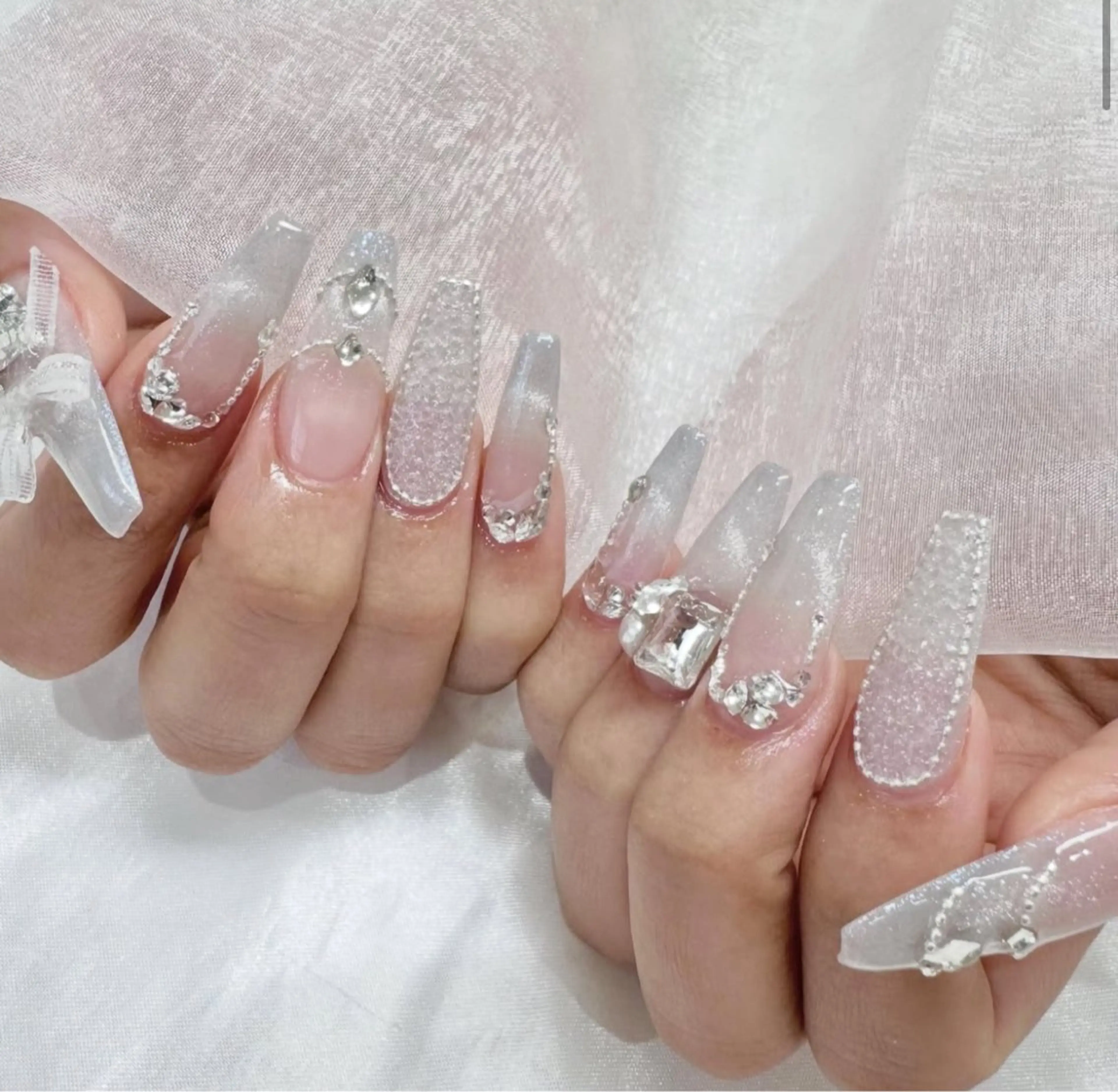 ネイル アートネイル フラワーネイル フレンチネイル ジェルネイル グラデーション ハンドネイル Ryunail所属・Ryu Nail NekoChanのネイルデザイン