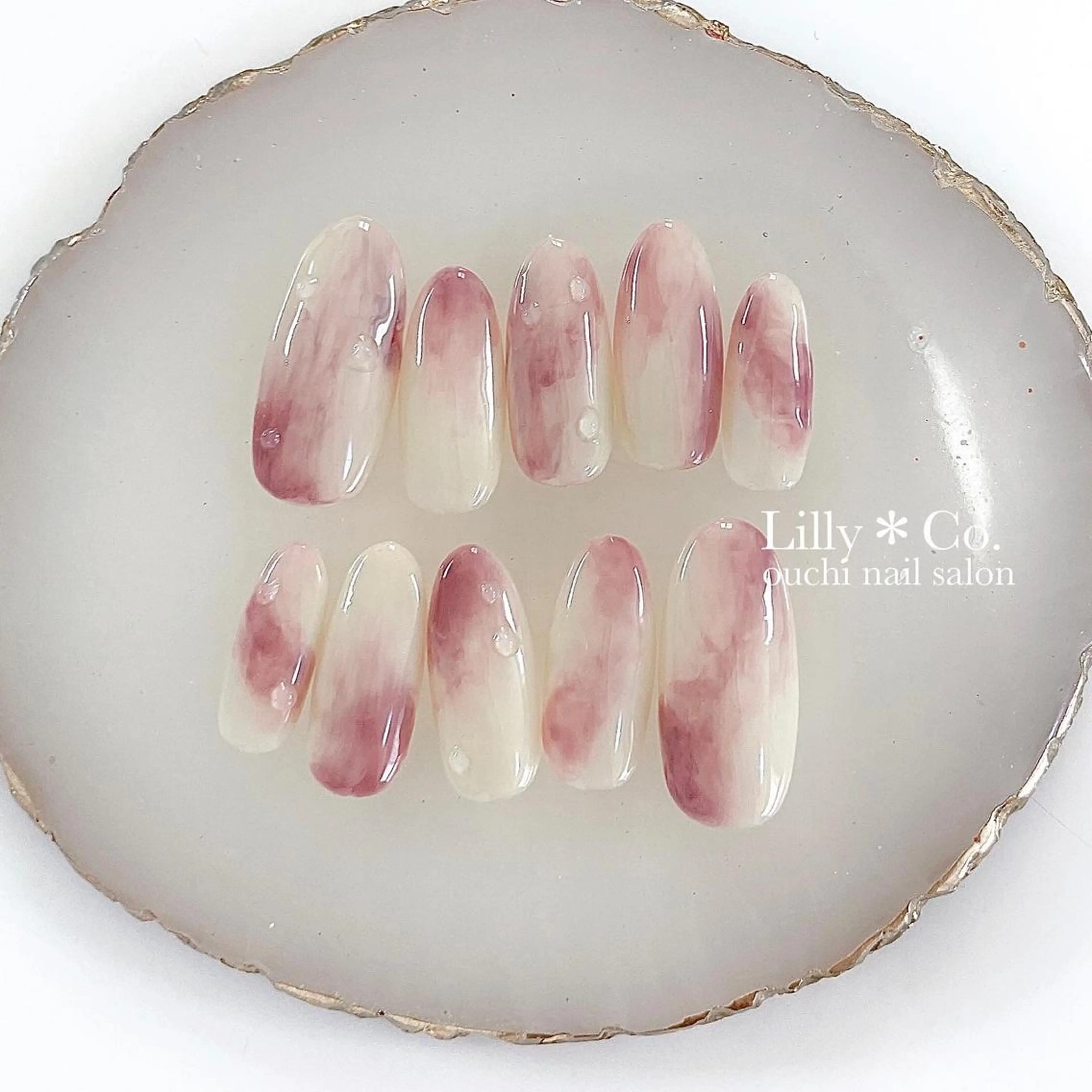 ネイル ネイルチップ ハンドネイル ハンドケア Lilly Co.のネイルデザイン