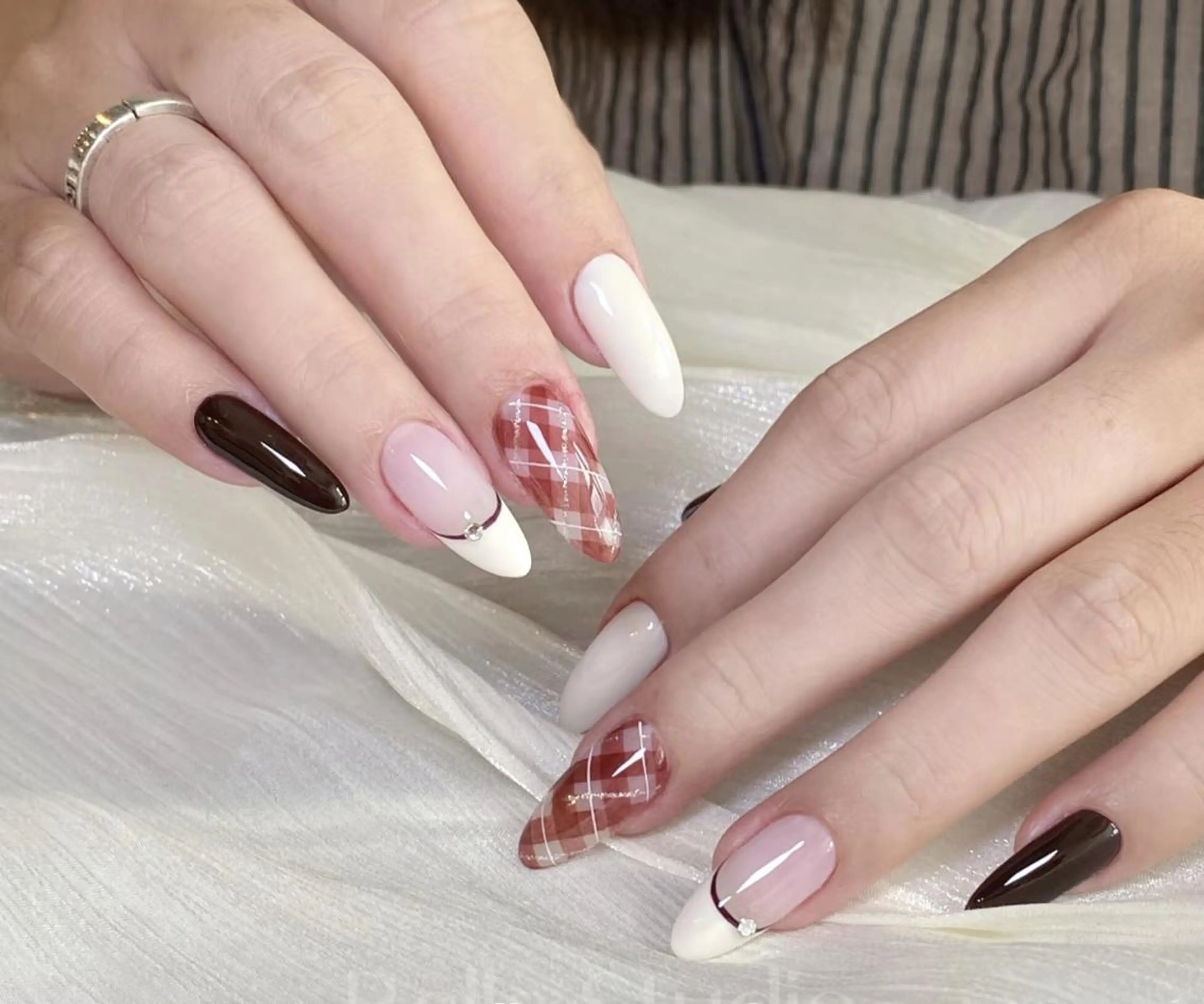 ネイル ハンドネイル Pure&Rich Nailのネイルデザイン