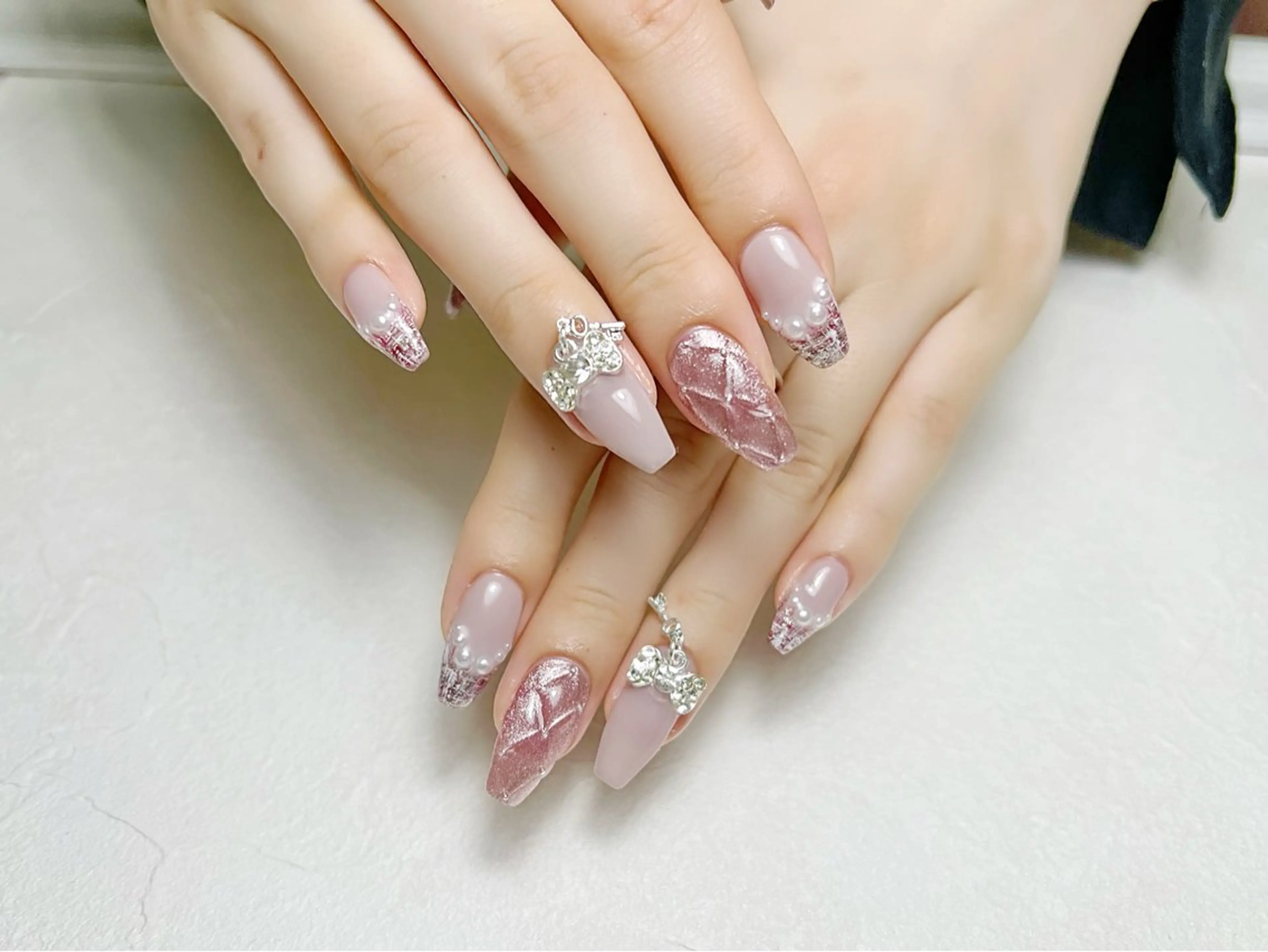 ネイル ガーリー キラキラネイル 韓国ネイル ツイードネイル ワンホンネイル rouse nail RISATOのネイルデザイン