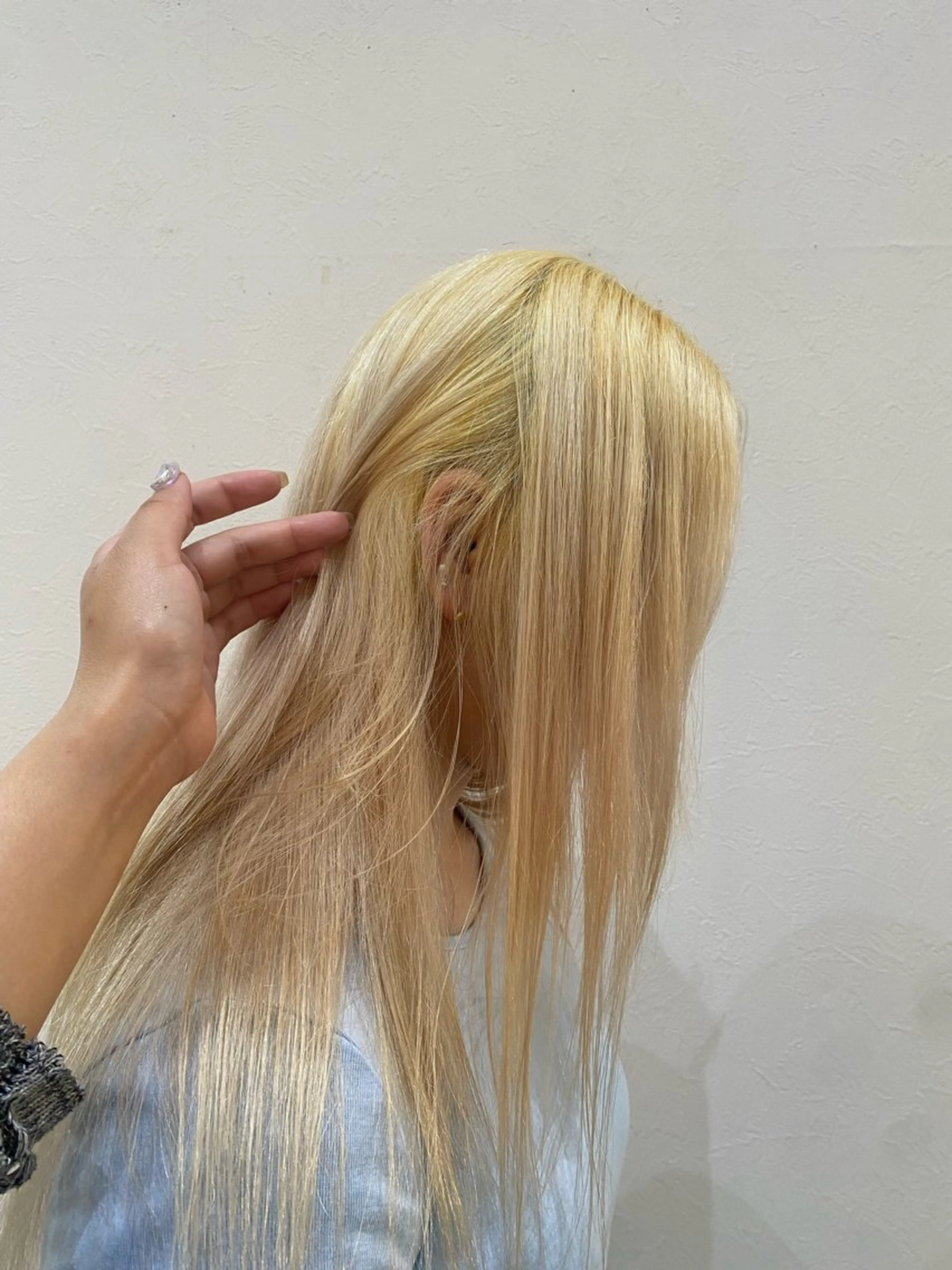 セミロング カラー ブリーチ 堺 未来のヘアスタイル