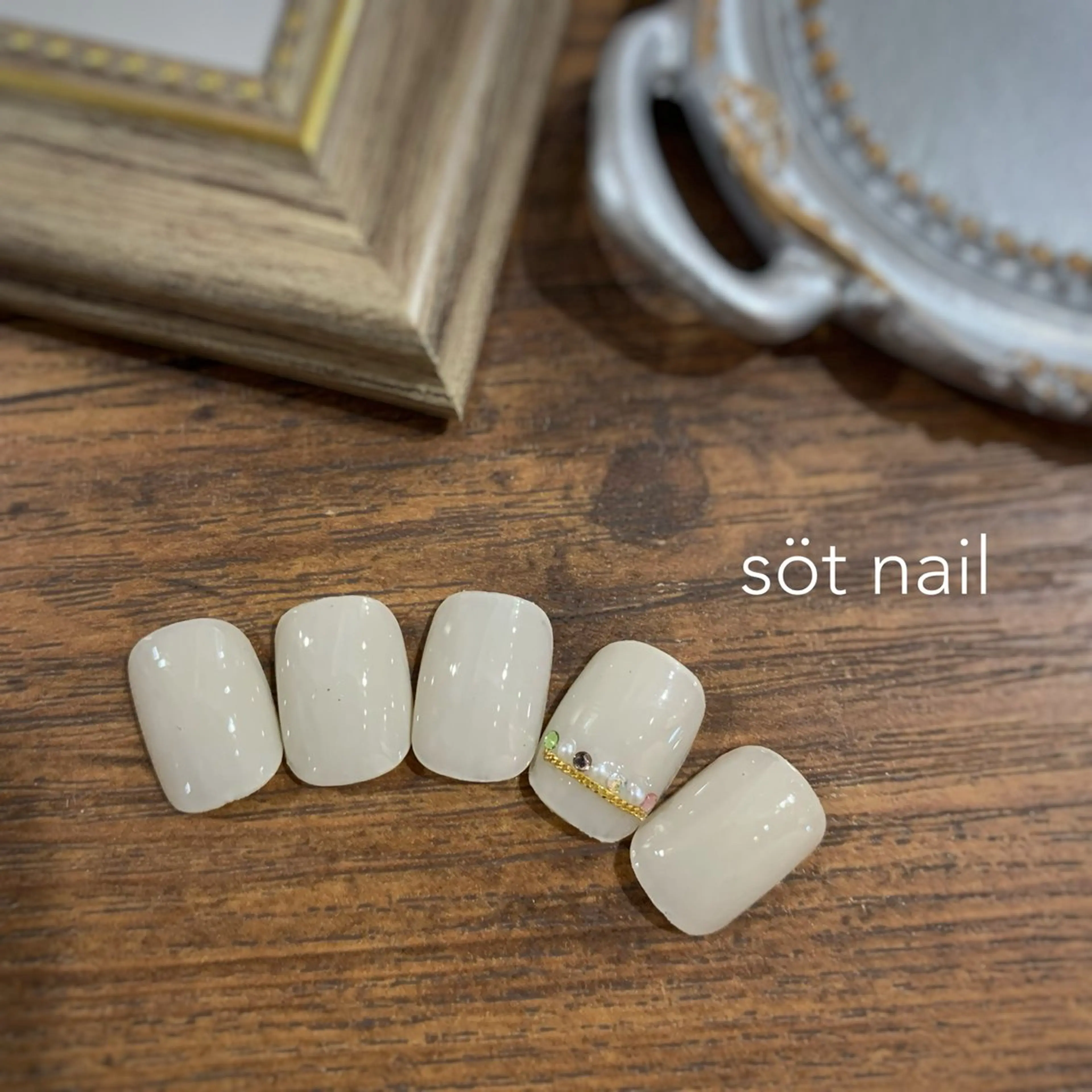 ネイル アートネイル ハンドネイル söt nail所属・岡田 恵美のネイルデザイン