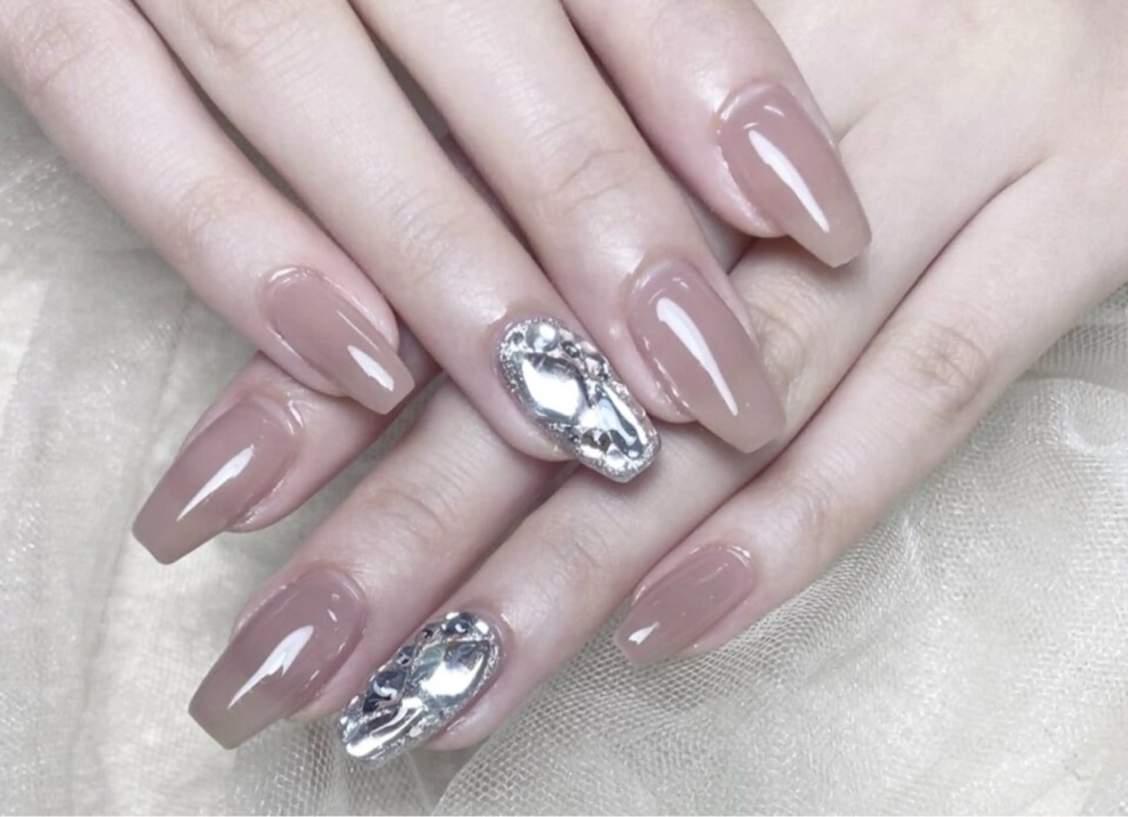 ワンカラー2度塗り可orマグネット(2度塗り不可)+2本埋め尽くし）（ソフトジェルオフ+¥500 )400色以上の写真