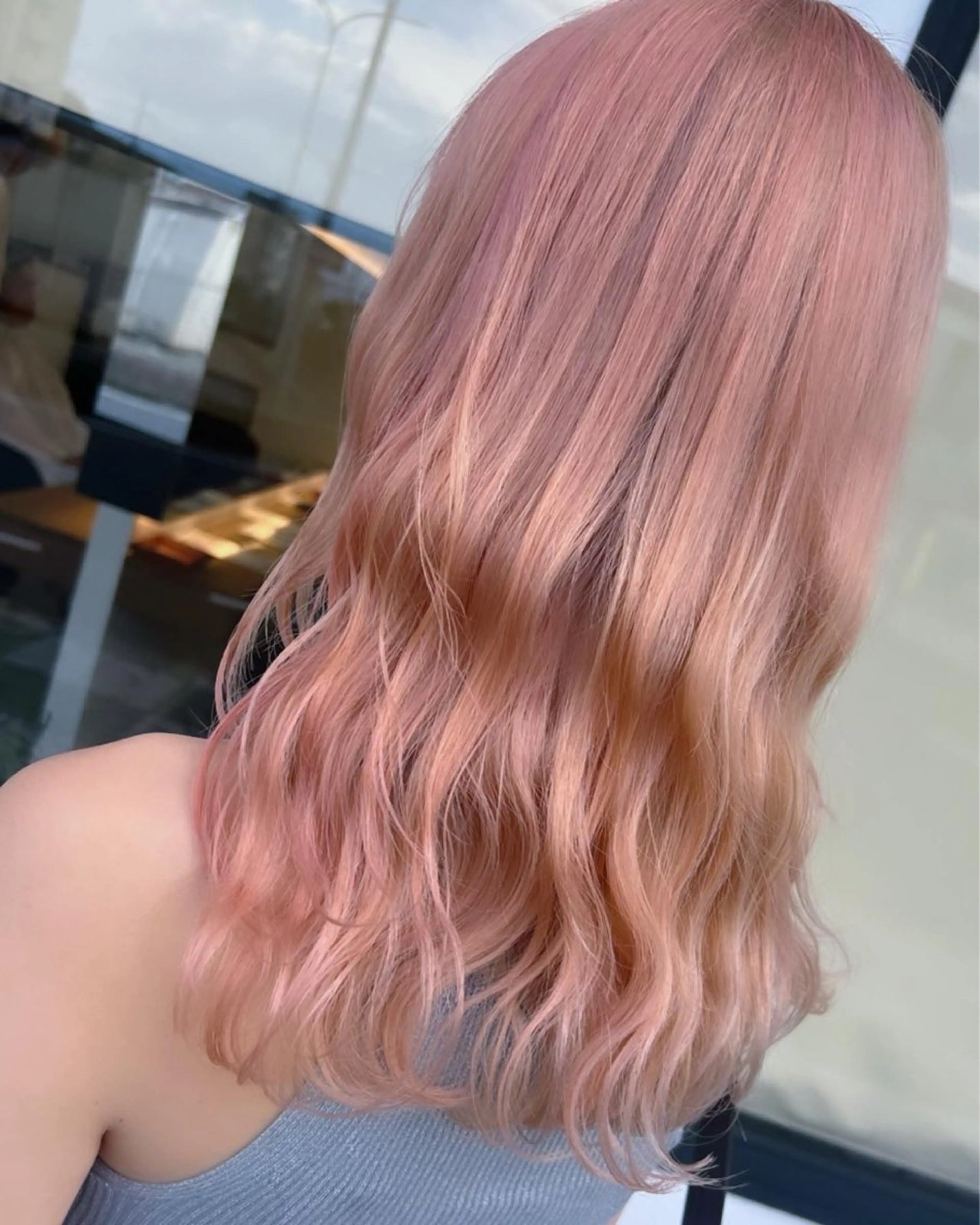 ロング カラー ヘアアレンジ ネイル マツエク・マツパ アイブロウ ショートボブ ブリーチ デザインカラー ハイライトカラー ハイトーンカラー カット ヘアカラー トリートメント ヘアセット hair terrace M所属・村岡 芽衣のヘアスタイル