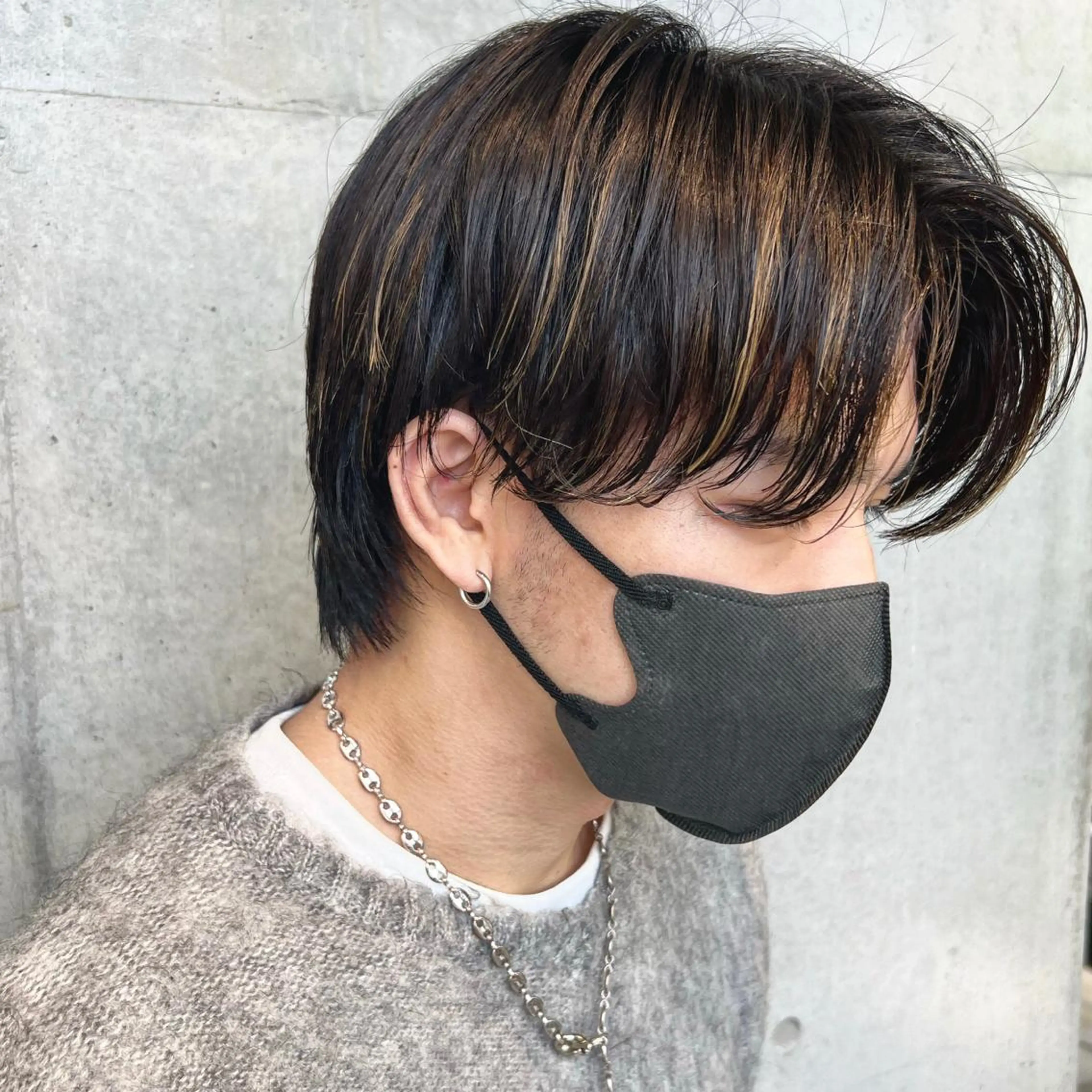 ショート カラー パーマ メンズ アイブロウ センターパート メンズパーマ メンズアイブロウ ニュアンスパーマ 丁寧なカウンセリング 🌿Chiemi🌿のヘアスタイル