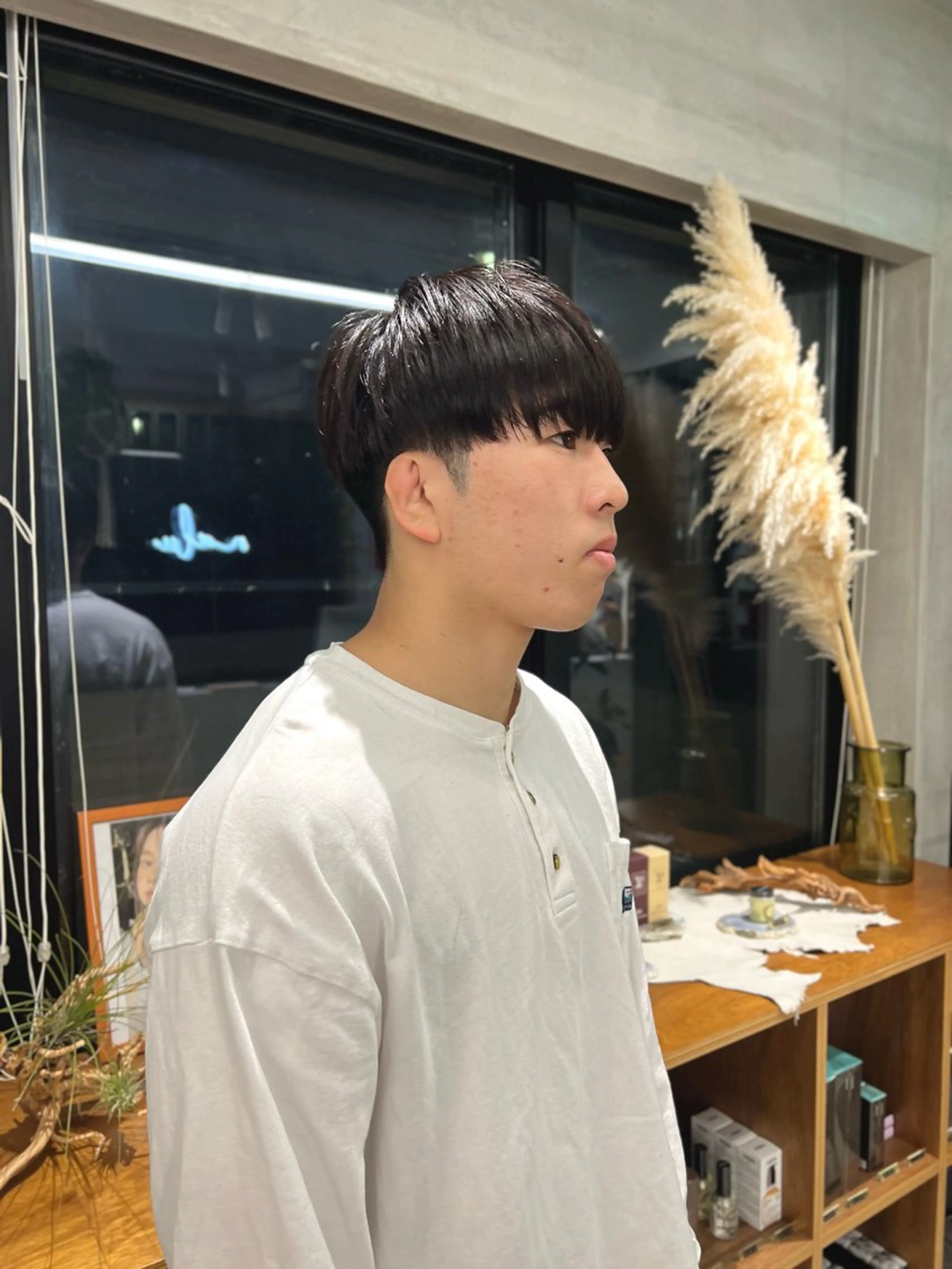 ショート メンズ マッシュ 刈り上げ ケアブリーチ/ ハイトーン/牧野のヘアスタイル