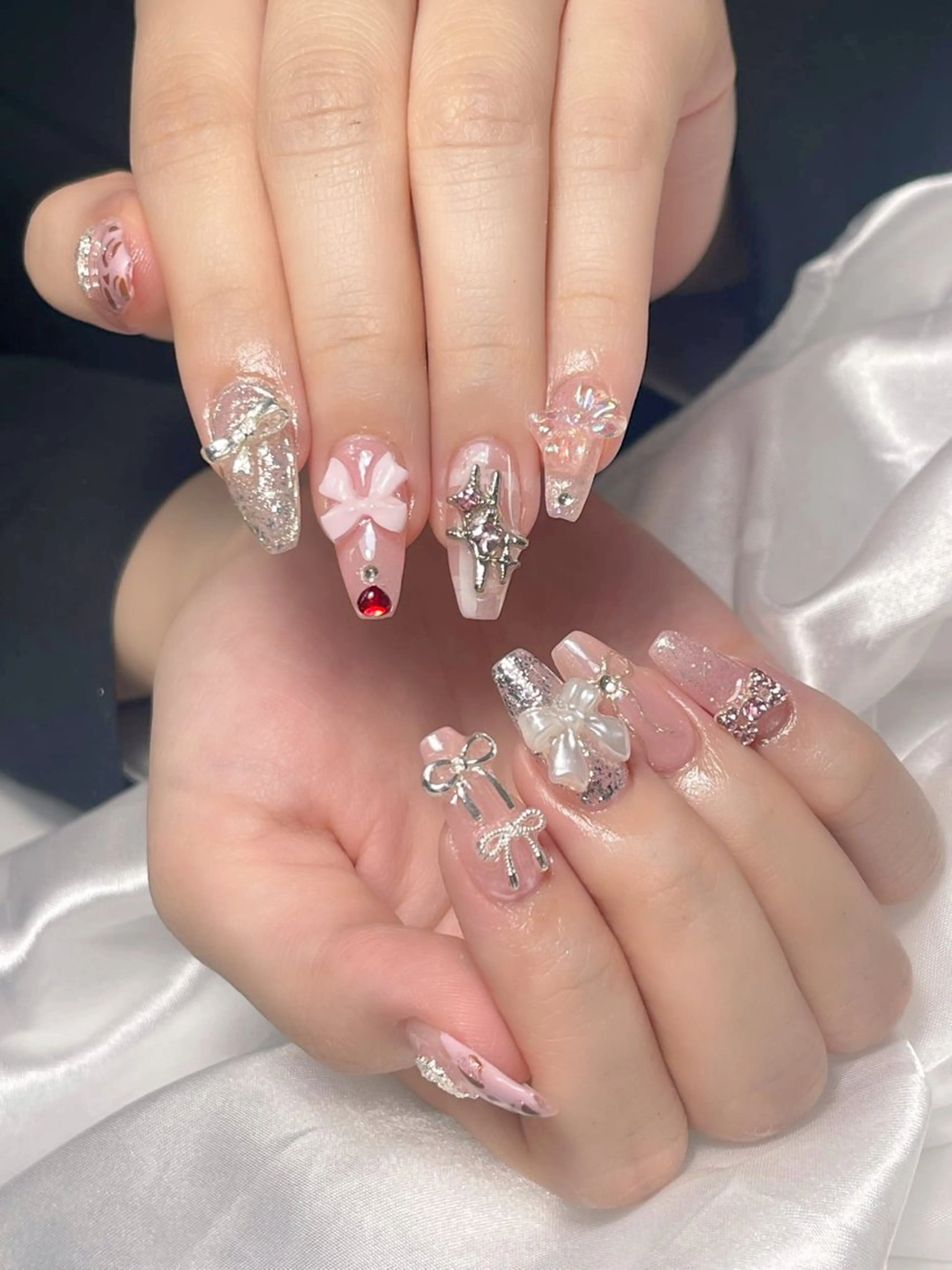 ネイル LEELA NAIL STUDIO所属・LEELA NAIL STUDIOのネイルデザイン
