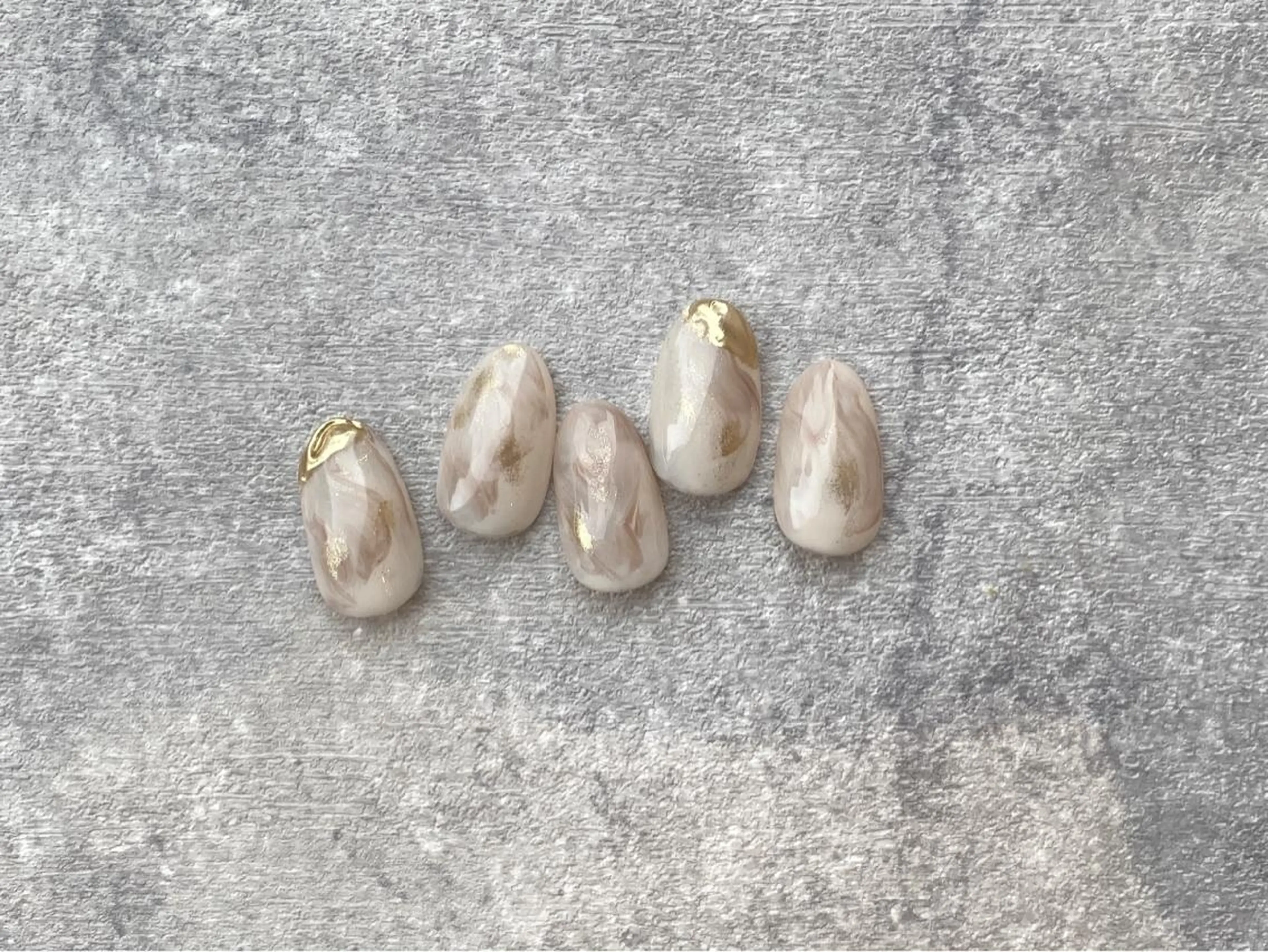 ネイル ハンドネイル NINEnami ニュアンスネイルのネイルデザイン