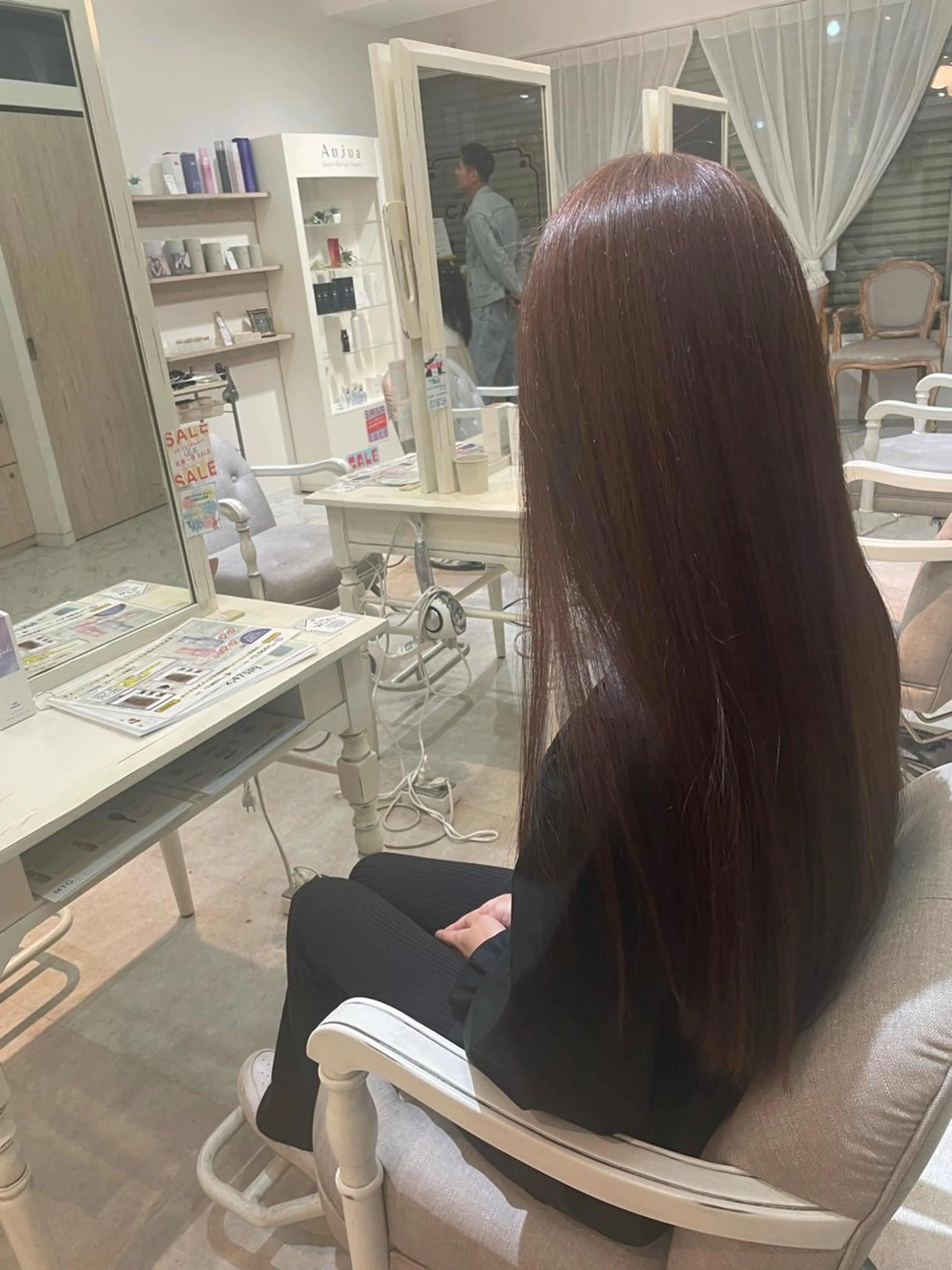 ロング ピンクブラウン 志賀 龍のヘアスタイル
