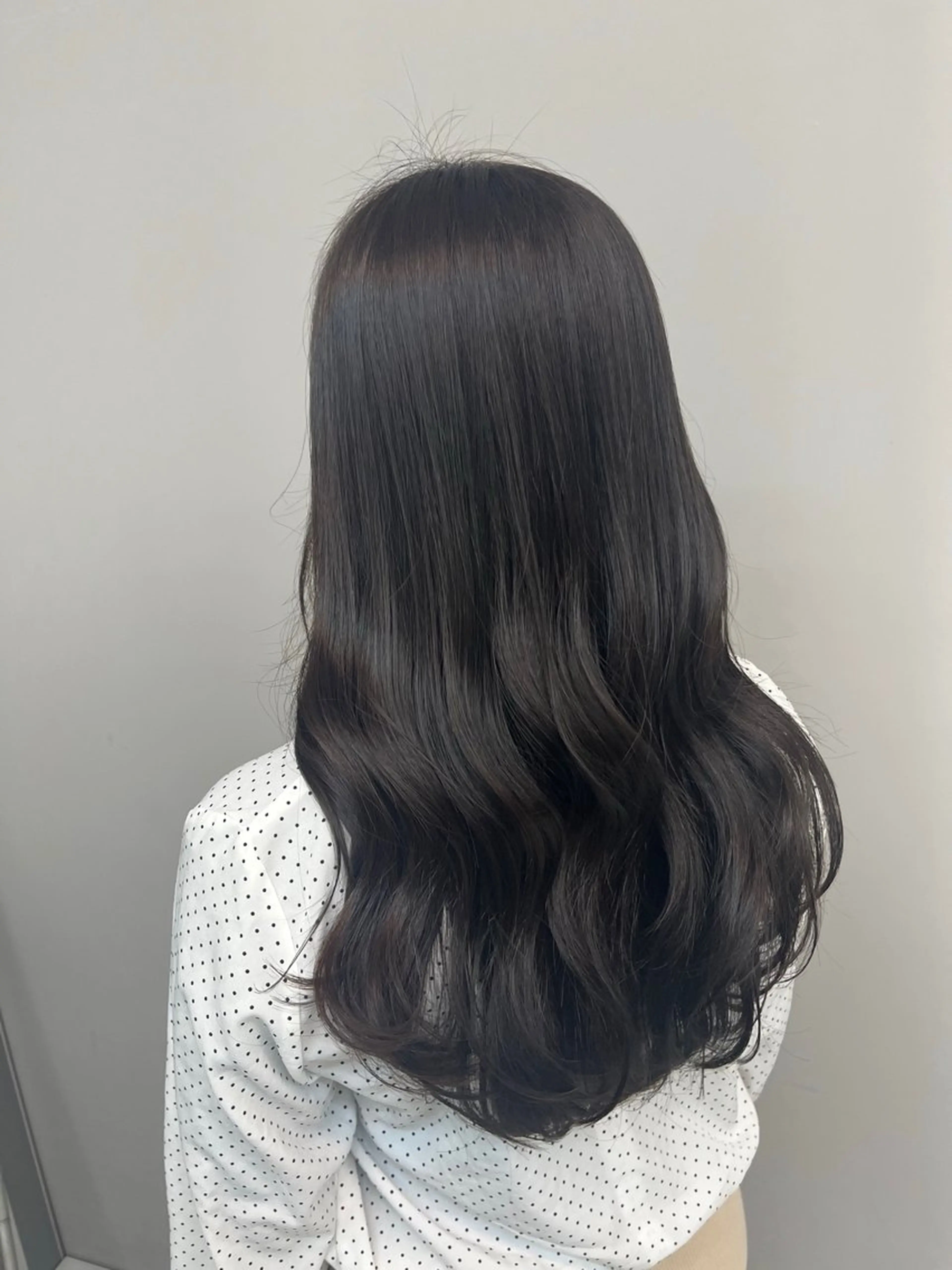 ロング カラー ダークグレー カット ヘアカラー トリートメント 髪質改善/韓国風 /岡崎/松尾優依のヘアスタイル