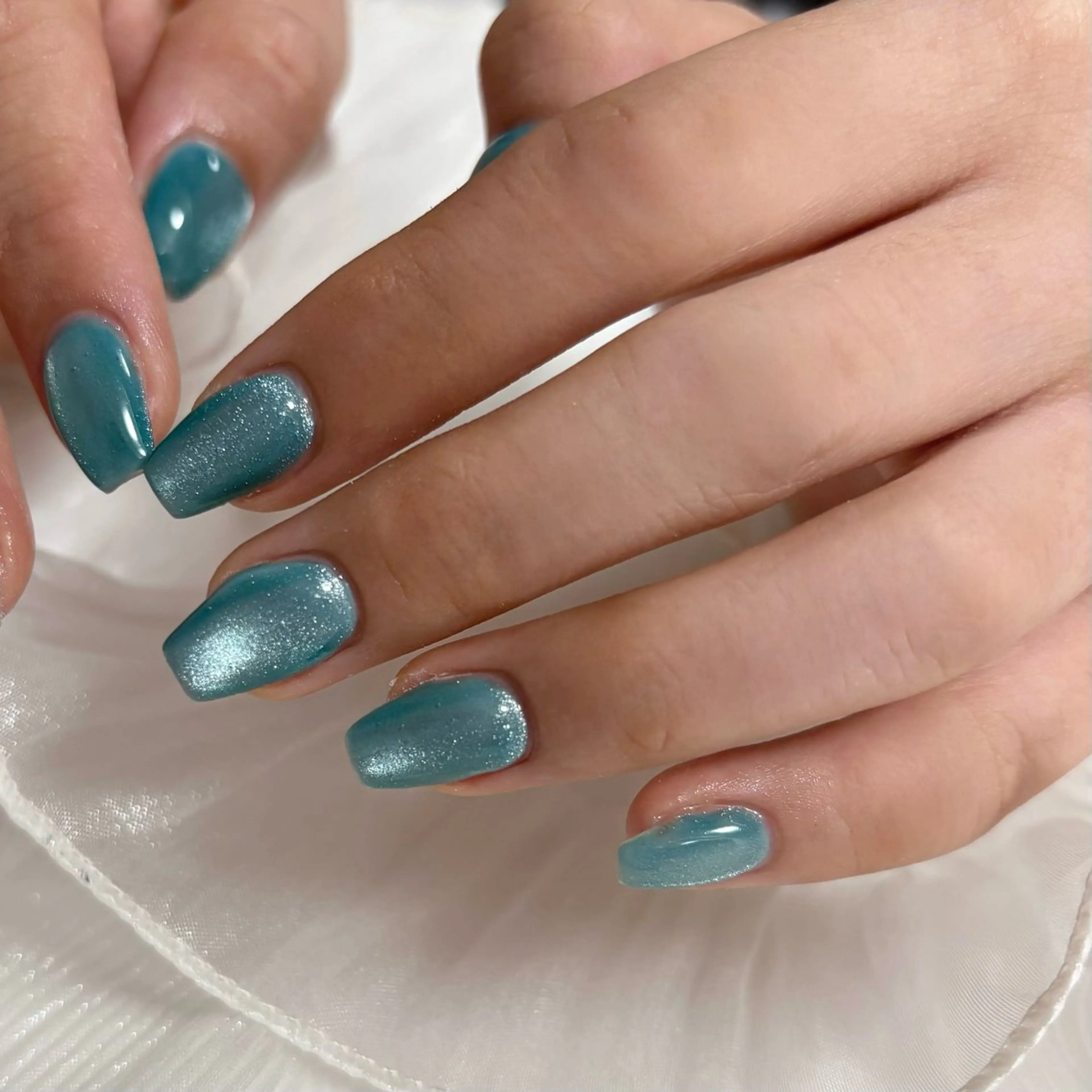 ネイル オーロラネイル フラッシュネイル ジェルネイル グリーン マグネットネイル cerisier セリシールのネイルデザイン