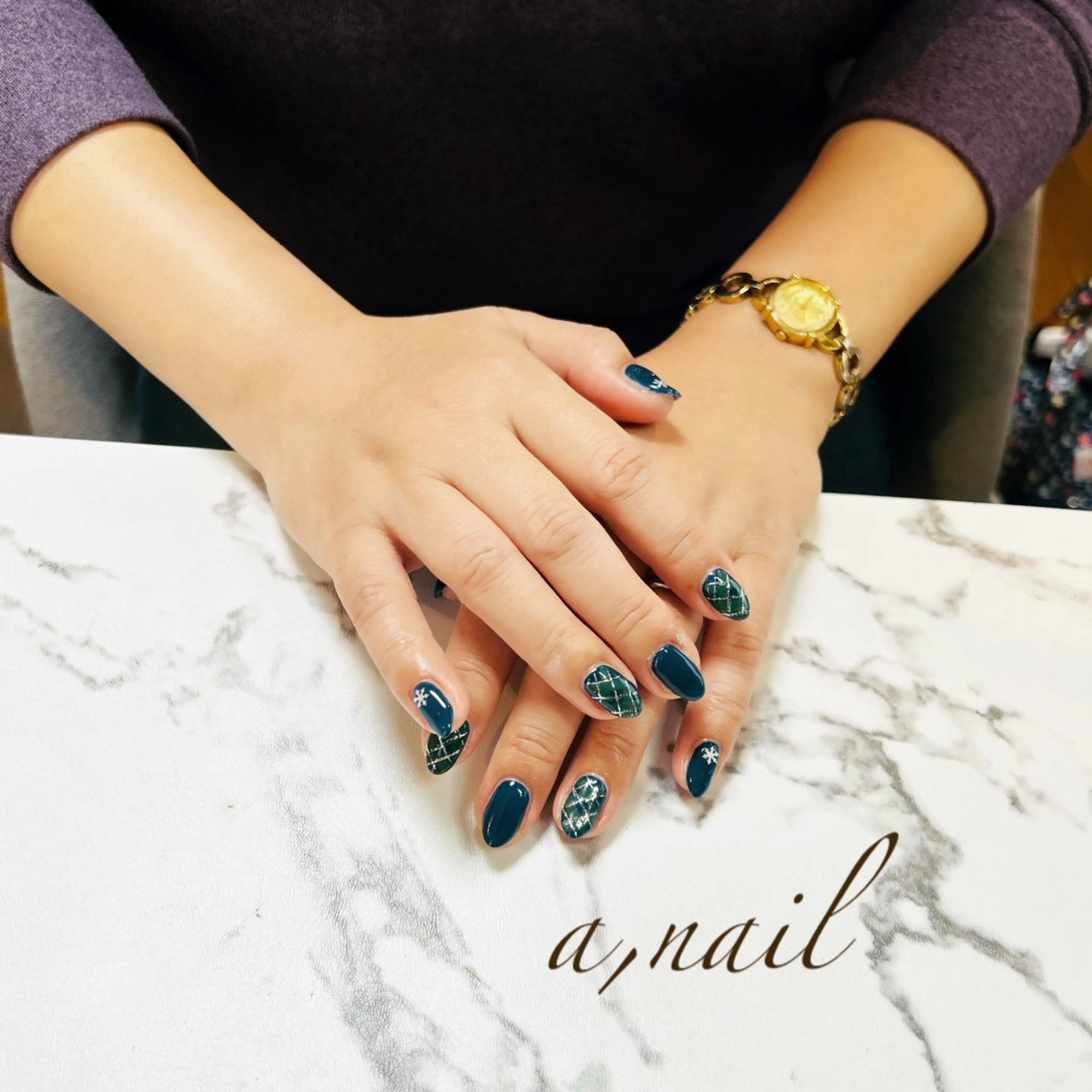 ネイル キラキラネイル リボン 冬ネイル ハンドネイル ネイルサロン エーネイルのネイルデザイン