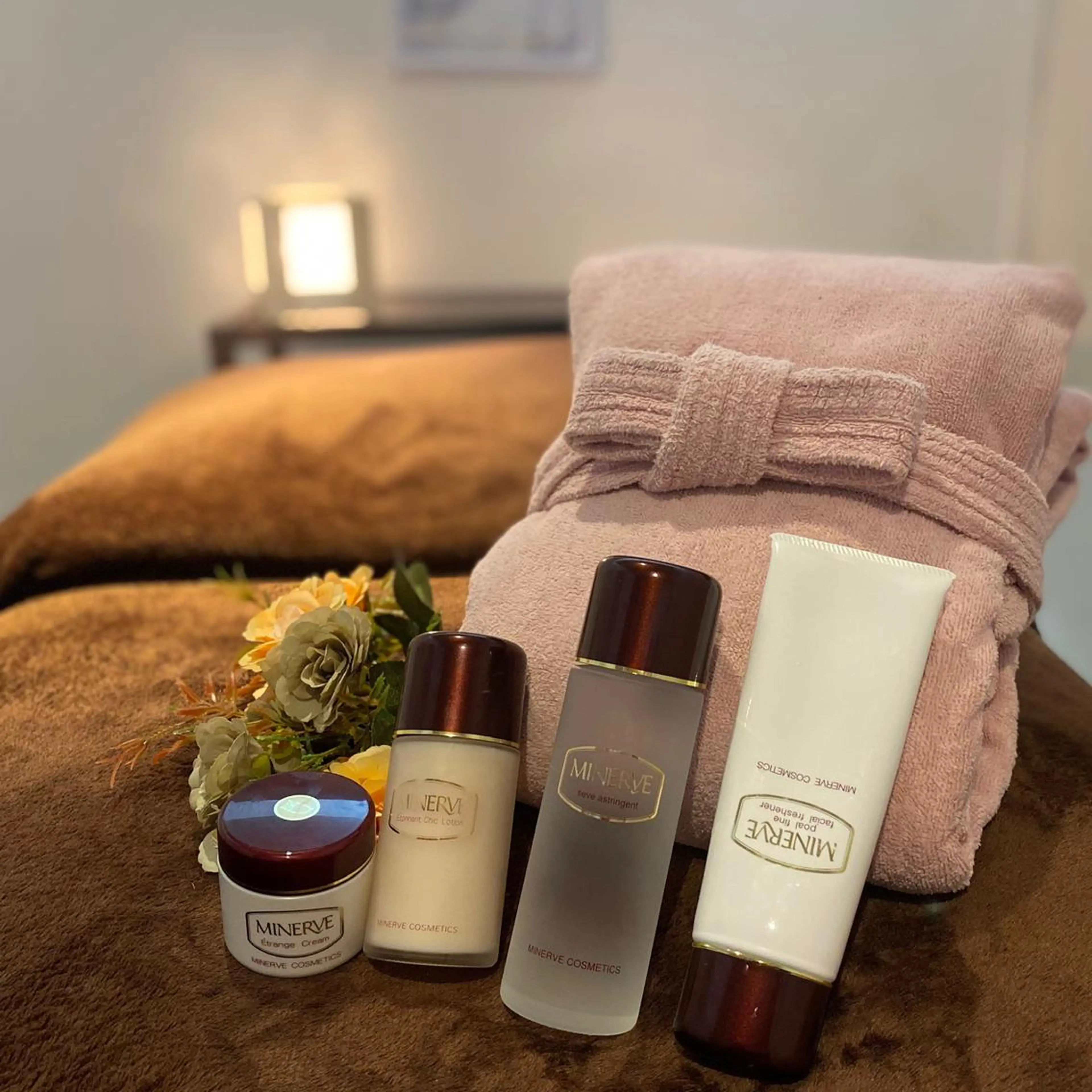 ミディアム カラー パーマ ヘアアレンジ メンズ キッズ ネイル マツエク・マツパ アイブロウ エステ リラク ニキビ・肌質改善専門 ♡人生が変わるサロンのエステ・リラクイメージ