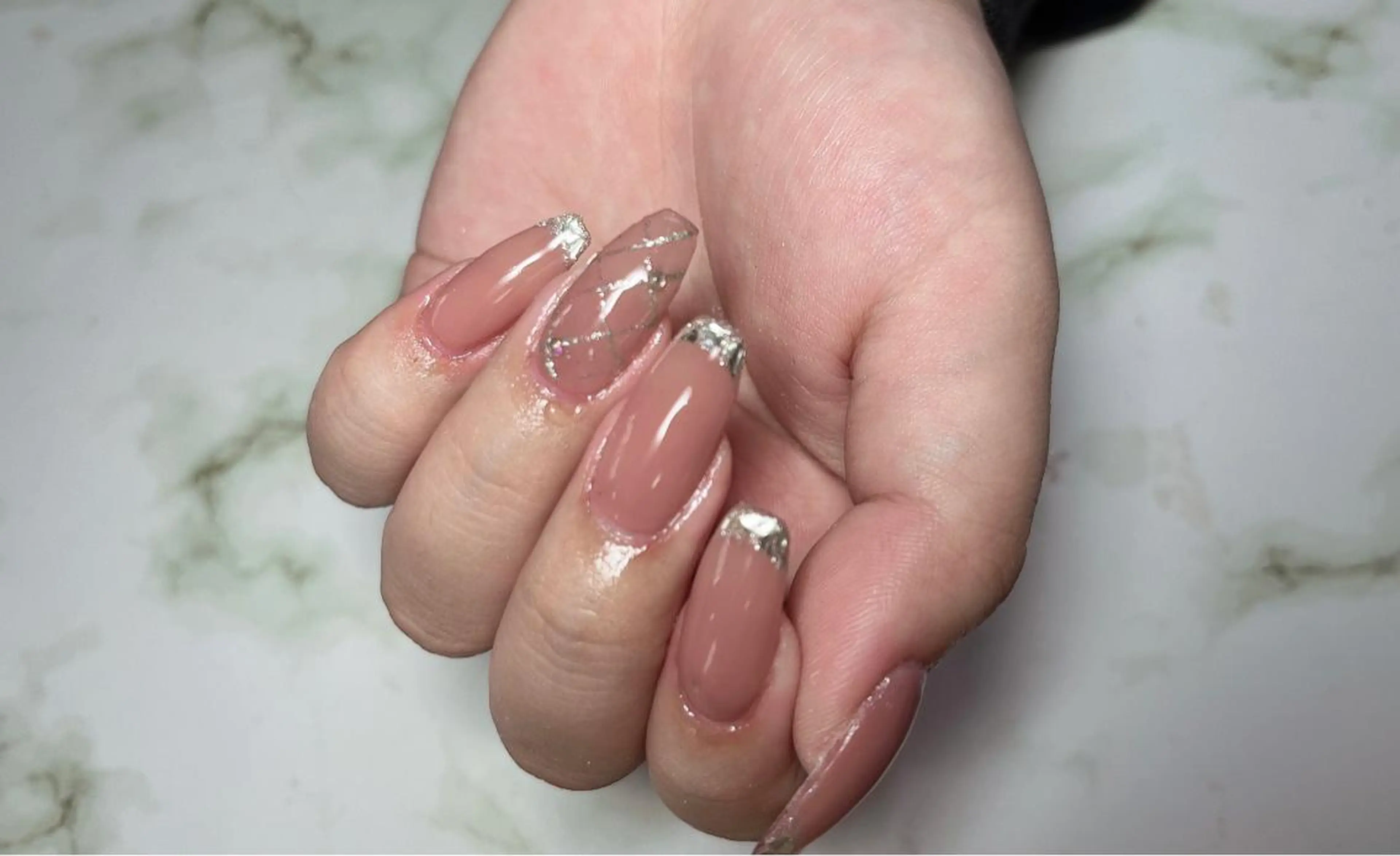 ネイル 長さ出し フレンチネイル ガラスフレンチ スクエアネイル Ruana Nailのネイルデザイン