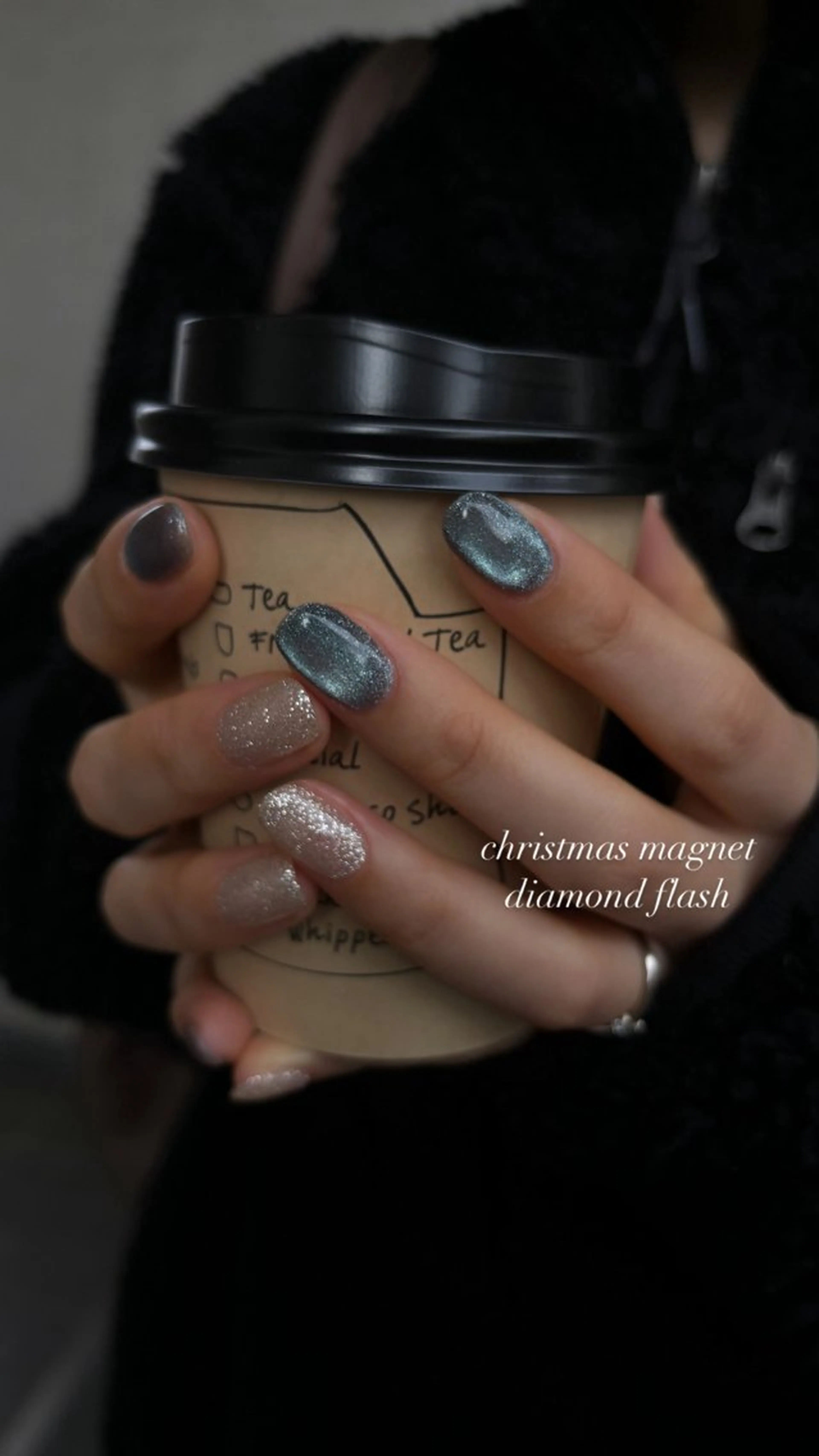 ネイル マグネットネイル クリスマス ハンドネイル Ever Blue Nail Salonのネイルデザイン