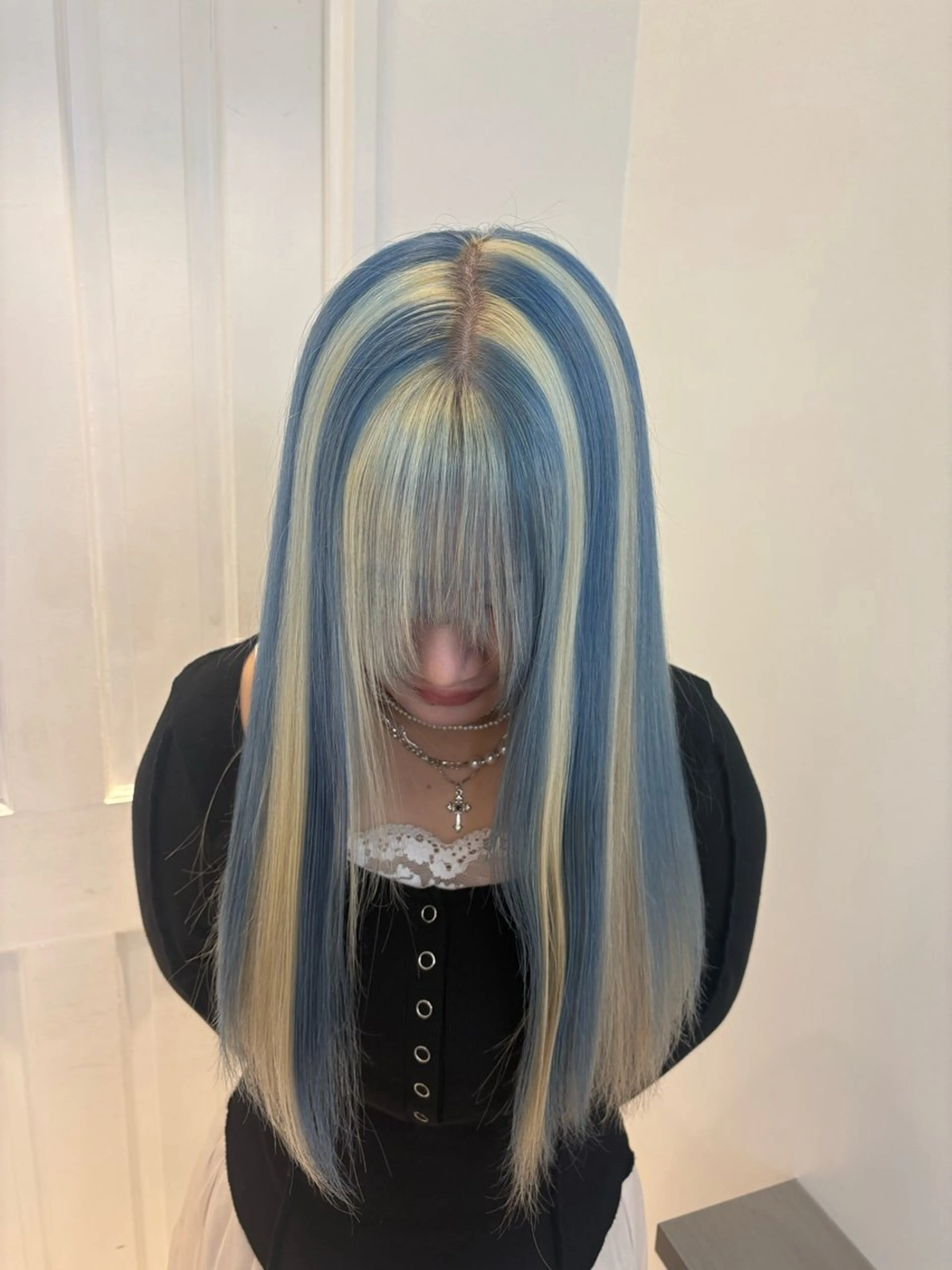 ロング カラー ヘアカラー トリートメント ハイトーン×デザイン 🪽🫧HIKARIのヘアスタイル