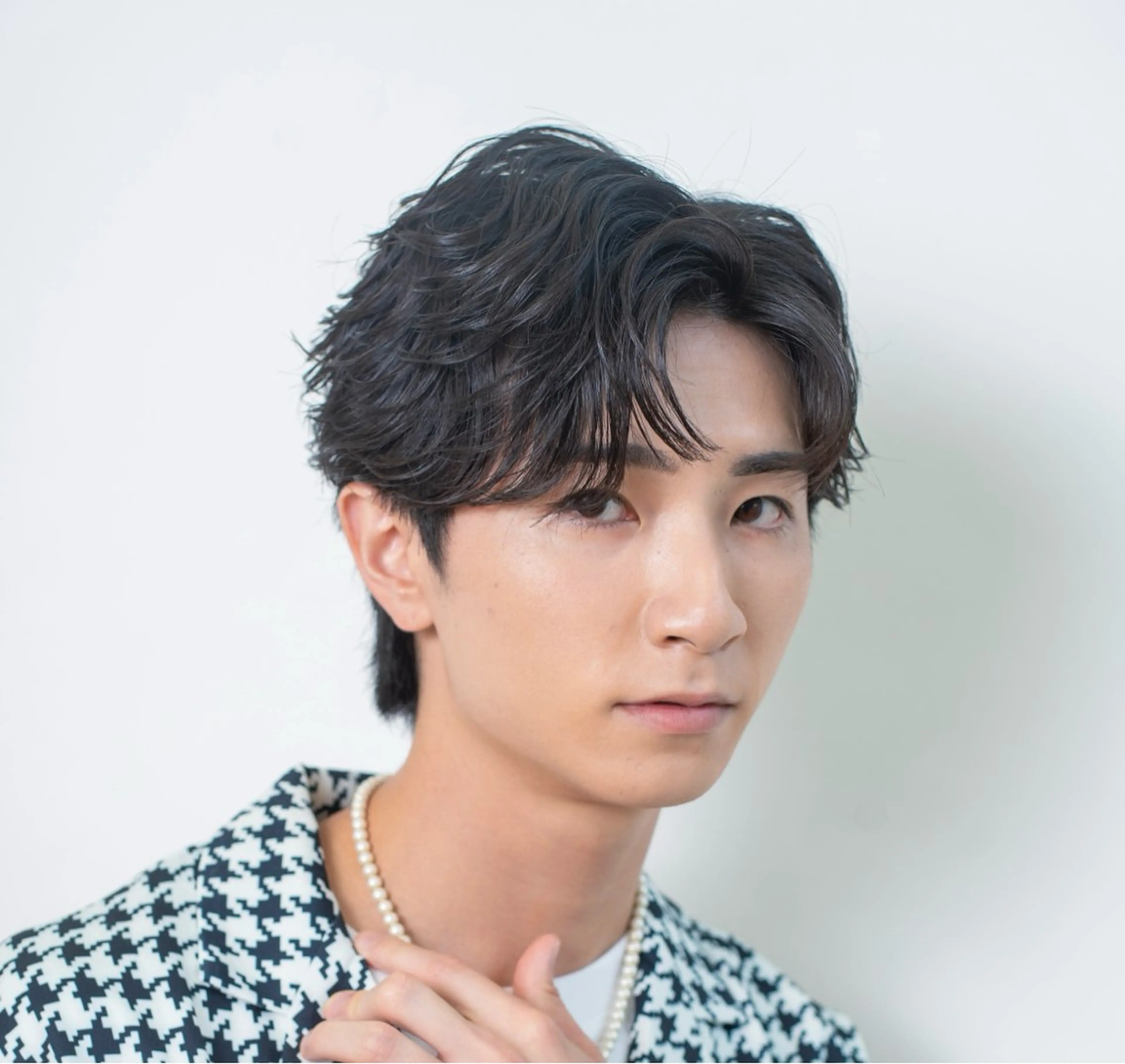 ショート パーマ メンズ カット パーマ 韓国メンズヘア/ 毛流れヘア　須田龍世のヘアスタイル