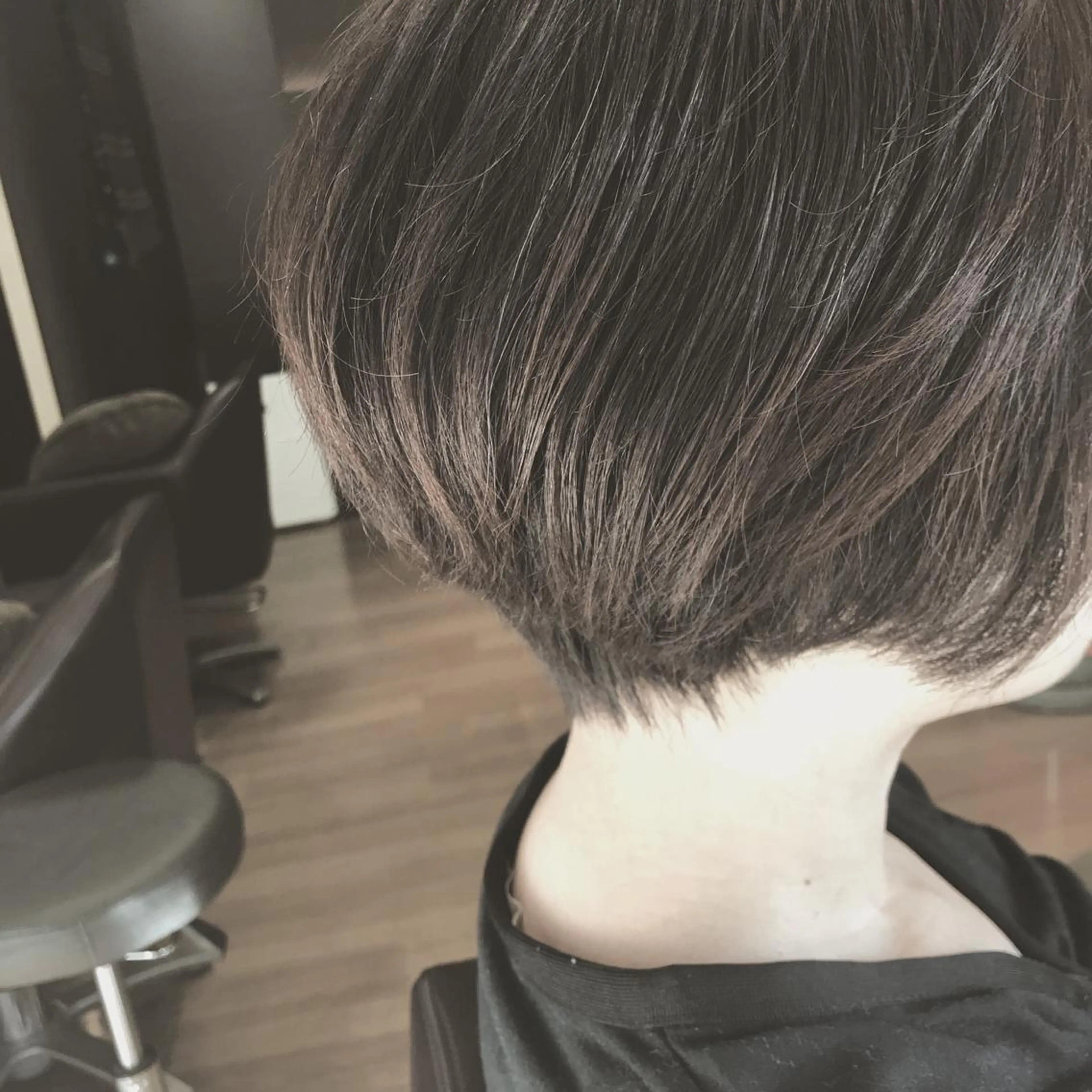 ショート カラー 前下がりボブ アッシュ ベージュカラー 黒髪 ブルーカラー カット ヘアカラー 三橋 和希のヘアスタイル