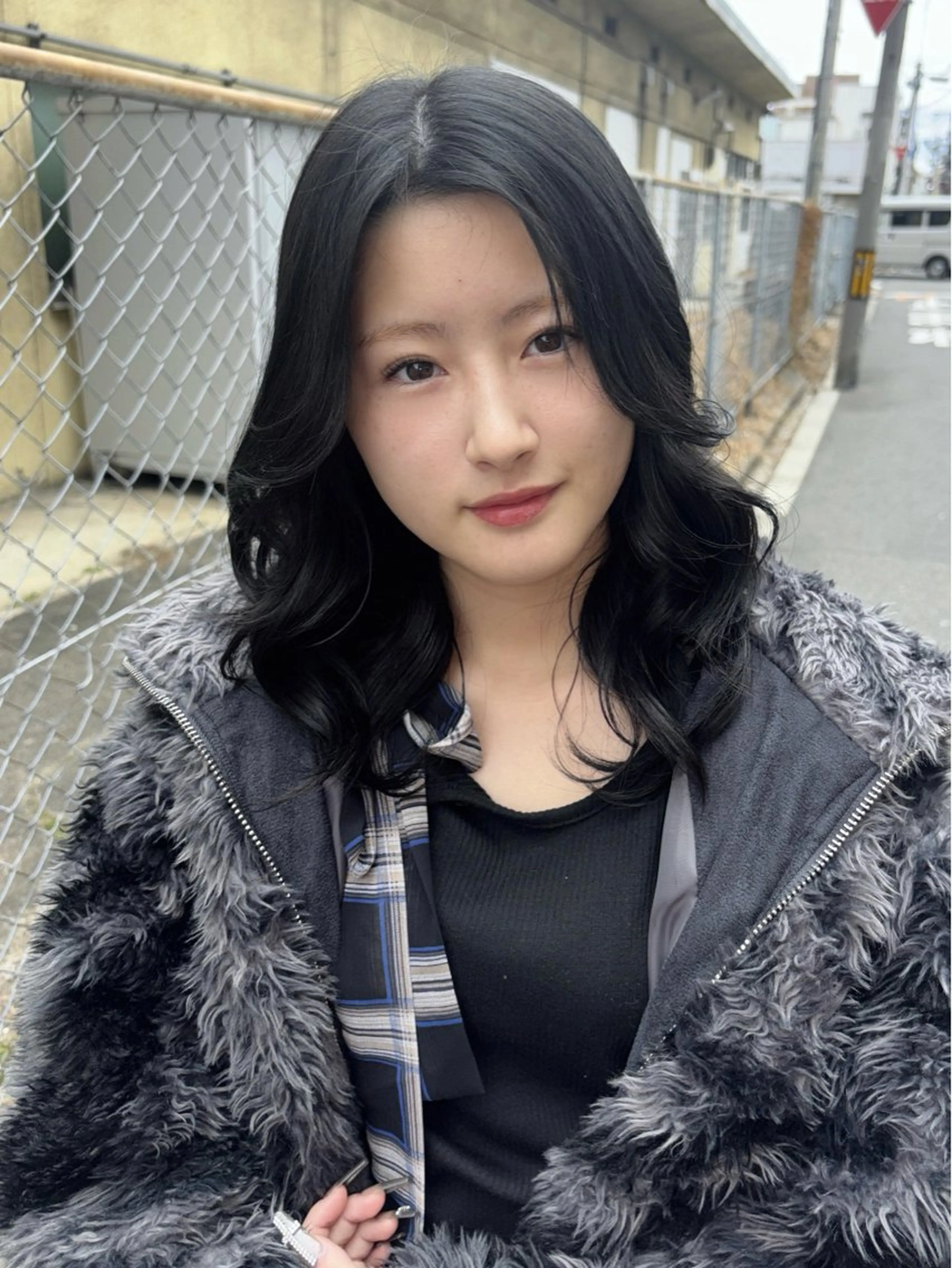 セミロング カラー 黒髪 ブルーカラー ブルーブラック 透明感カラー カット ヘアカラー Karin trスタイリスト🥀のヘアスタイル