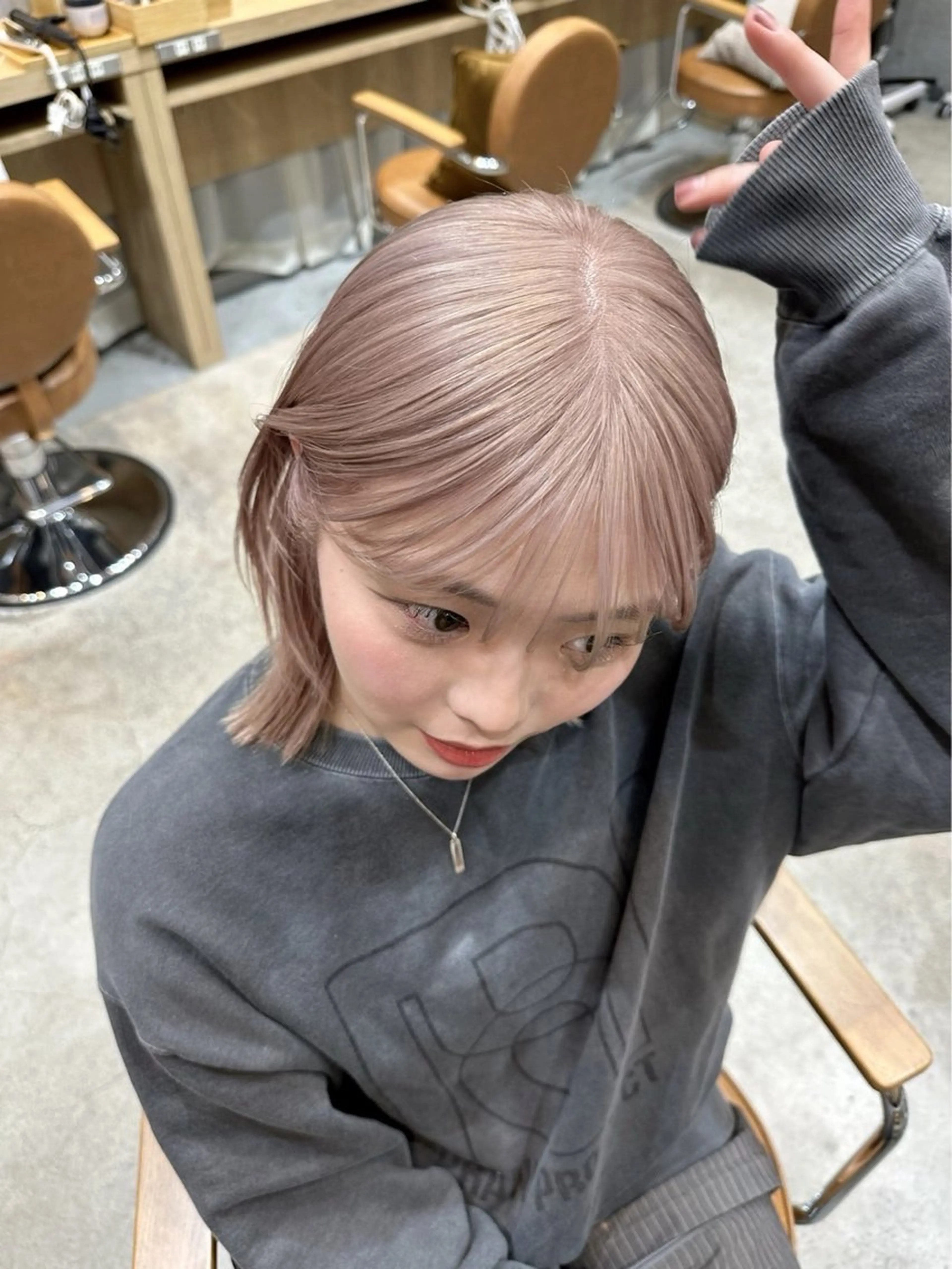 ミディアム カラー ベージュカラー ホワイトベージュ 顔まわりカット/艶髪 カラー✨けいとのヘアスタイル