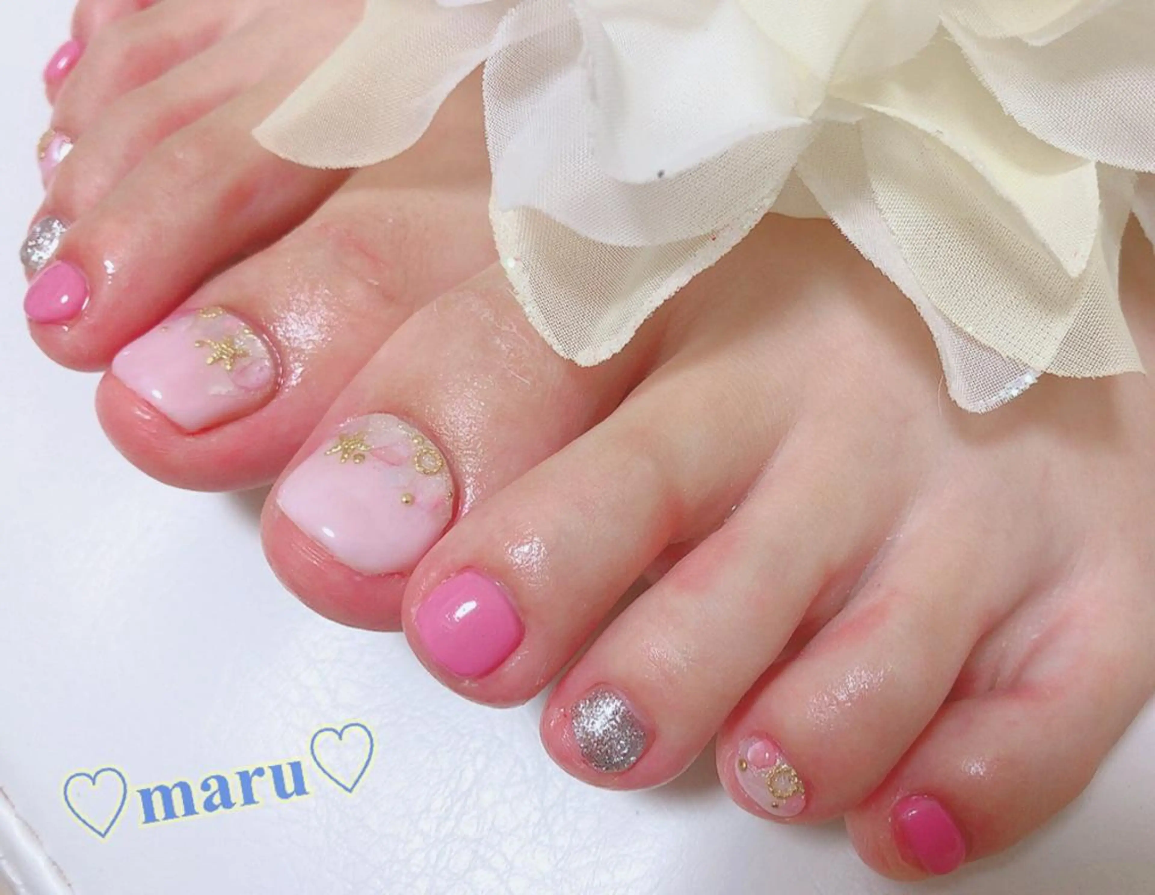 ネイル ハンドネイル フットネイル まるみ ♡のネイルデザイン