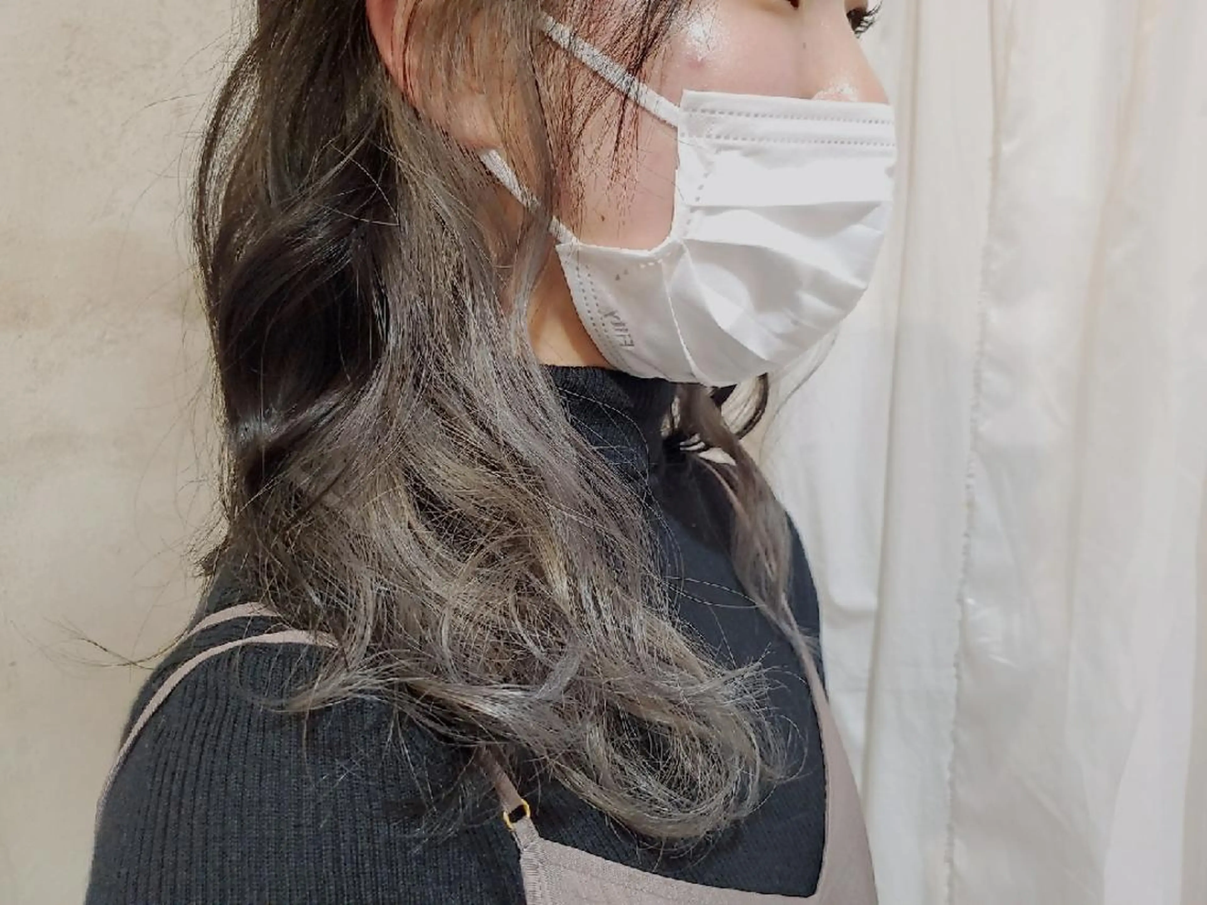 ロング カラー ダークグレー グレージュ ヘアカラー パ ルのヘアスタイル
