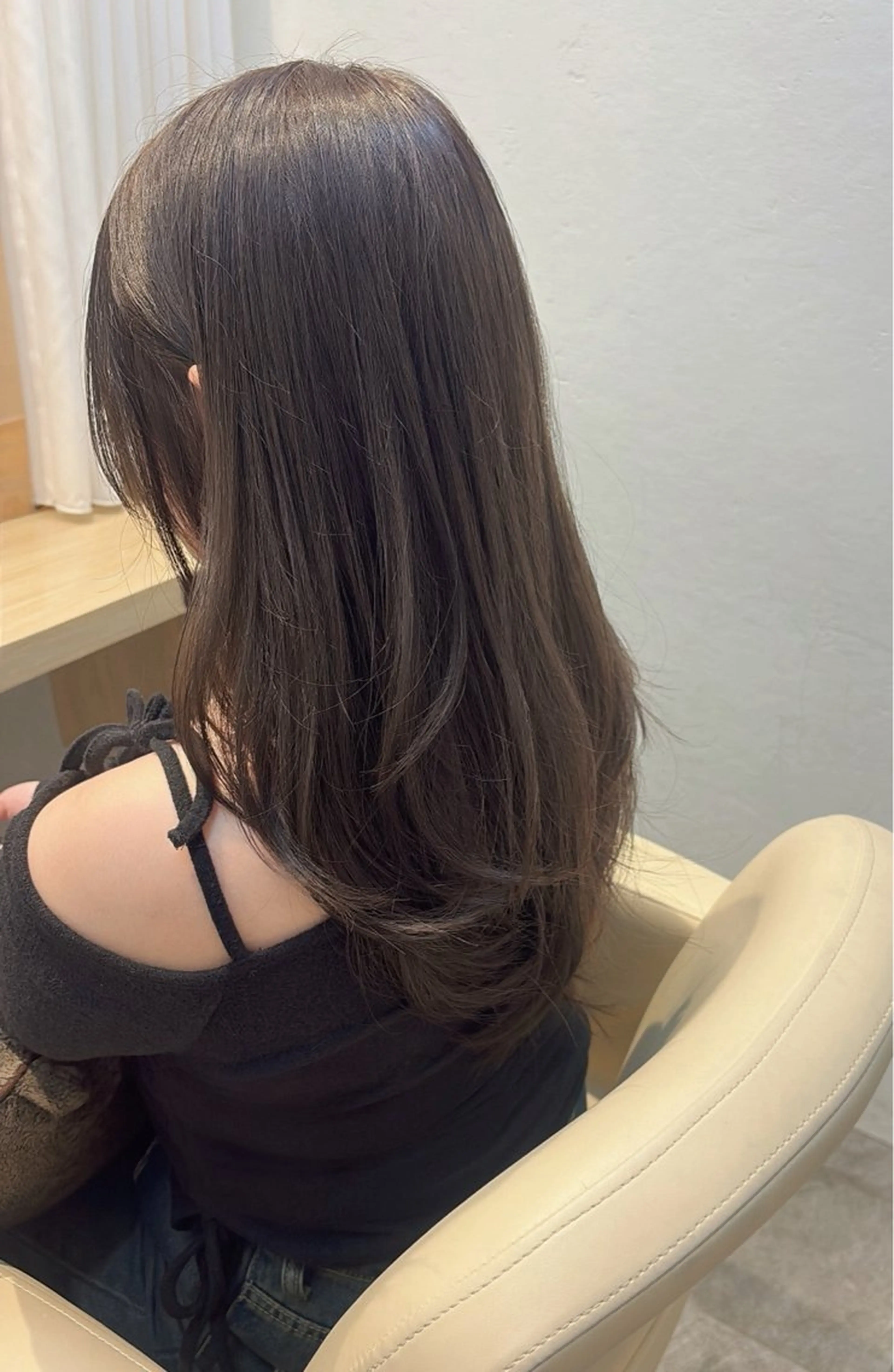 カラー アッシュ ブリーチ グレージュ ブリーチなしカラー ヘアカラー 韓国ヘア/レイヤー カット/KANAのヘアスタイル