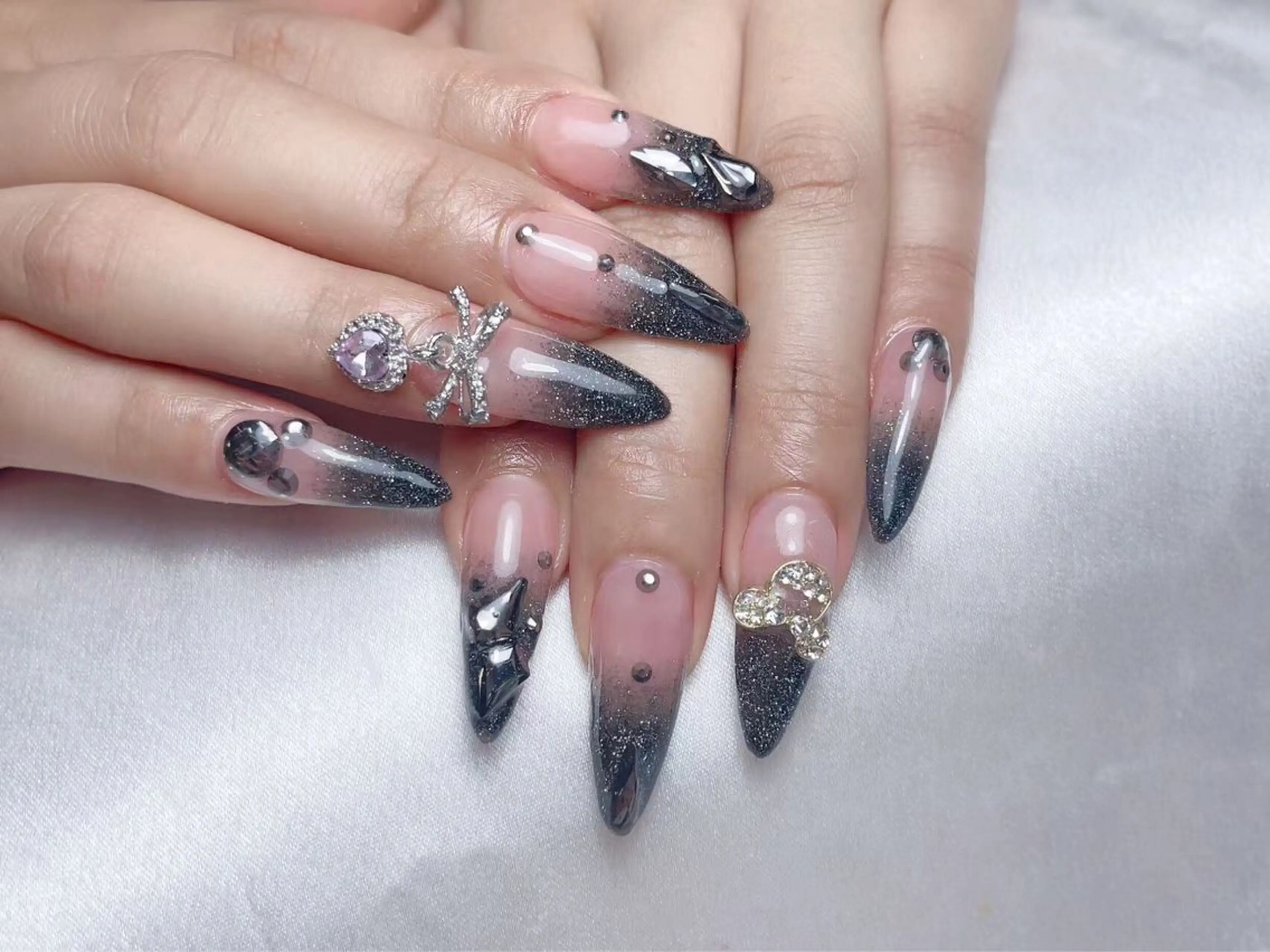 ネイル LR.ONE ヨウのネイルデザイン