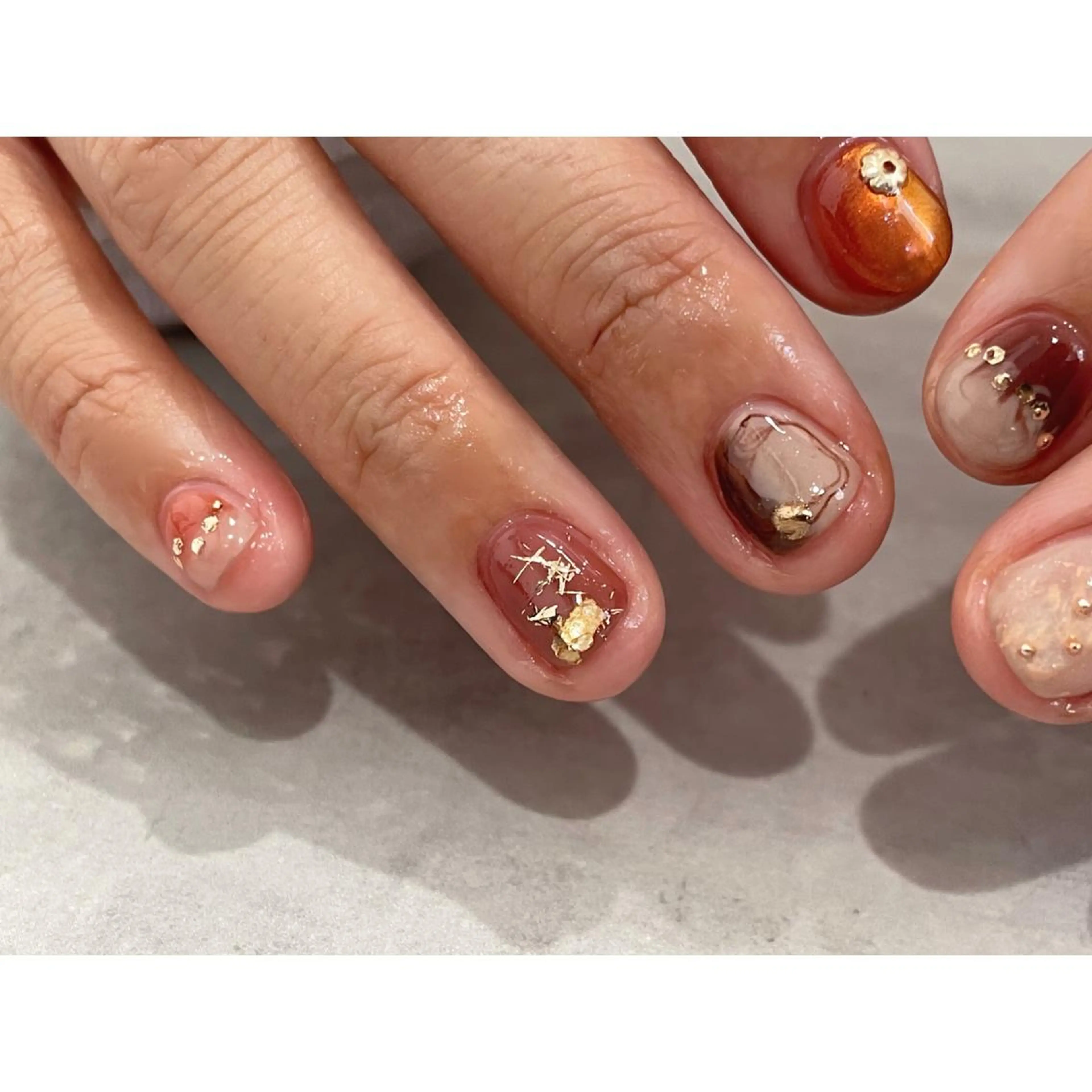 ネイル アートネイル ブラウン ミラーネイル ニュアンスネイル ワンカラーネイル lacier nailのネイルデザイン