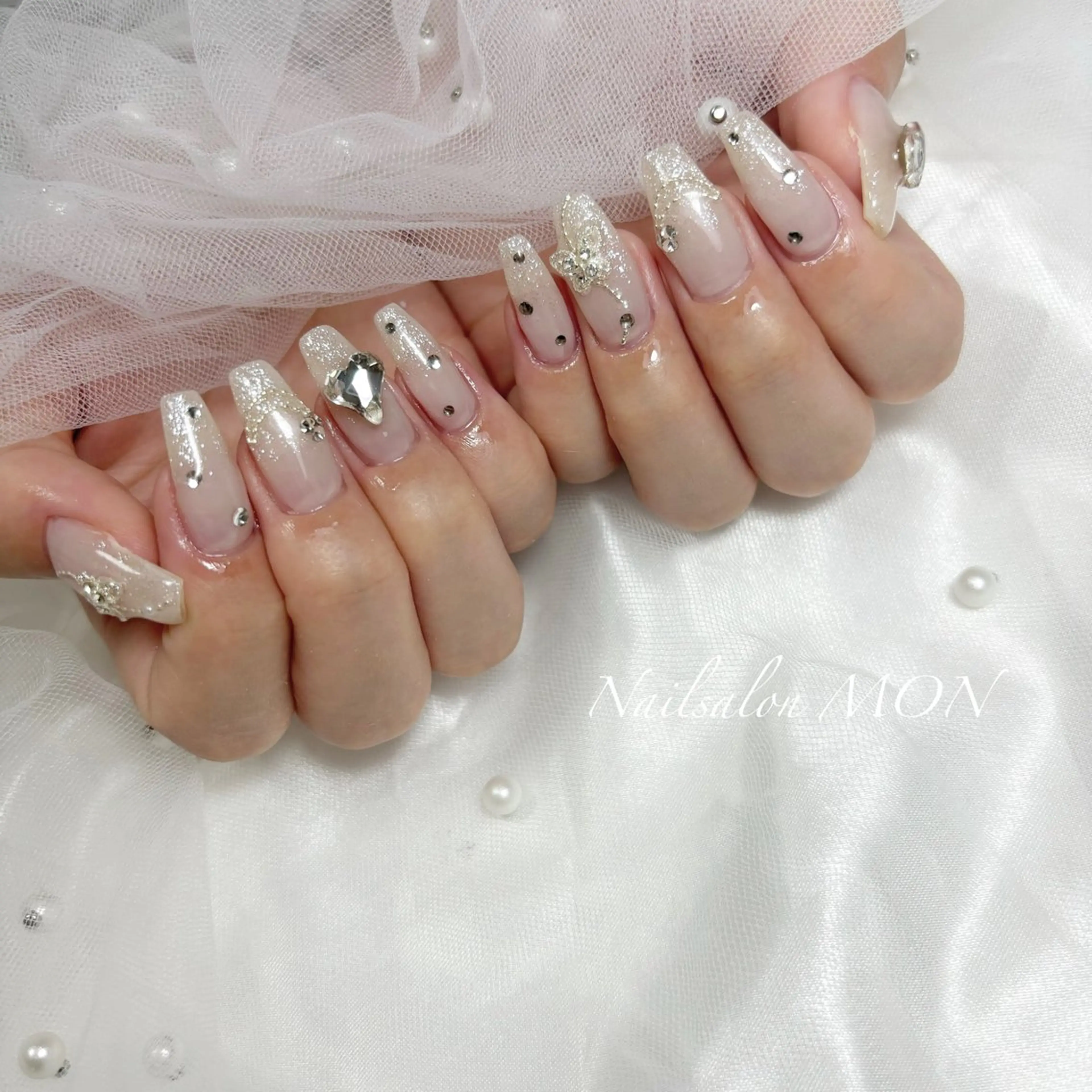 ネイル ストーンネイル ハンドネイル Nailsalon MONのネイルデザイン