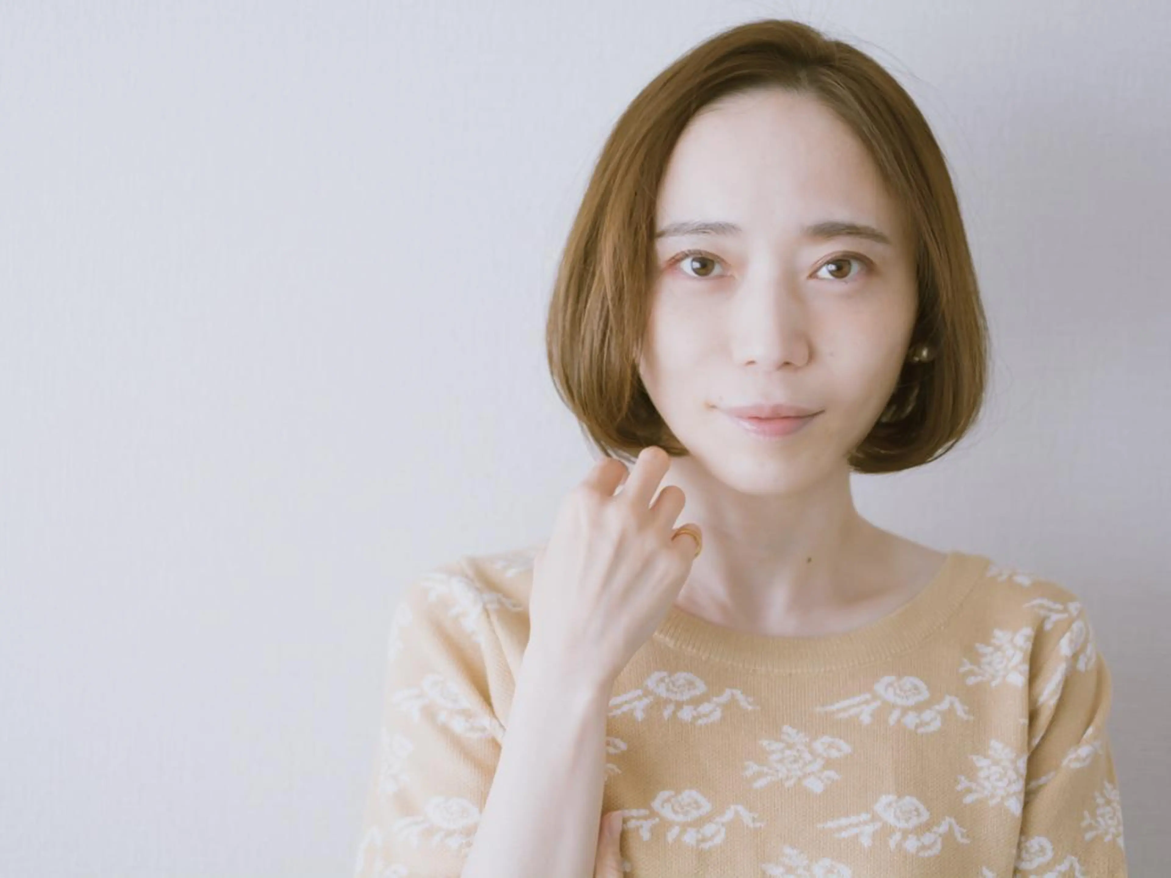 ショート カラー 切りっぱなしボブ ショートボブ ベージュカラー ブルーカラー ブルージュ 撮影モデル 斉藤 正敏のその他イメージ