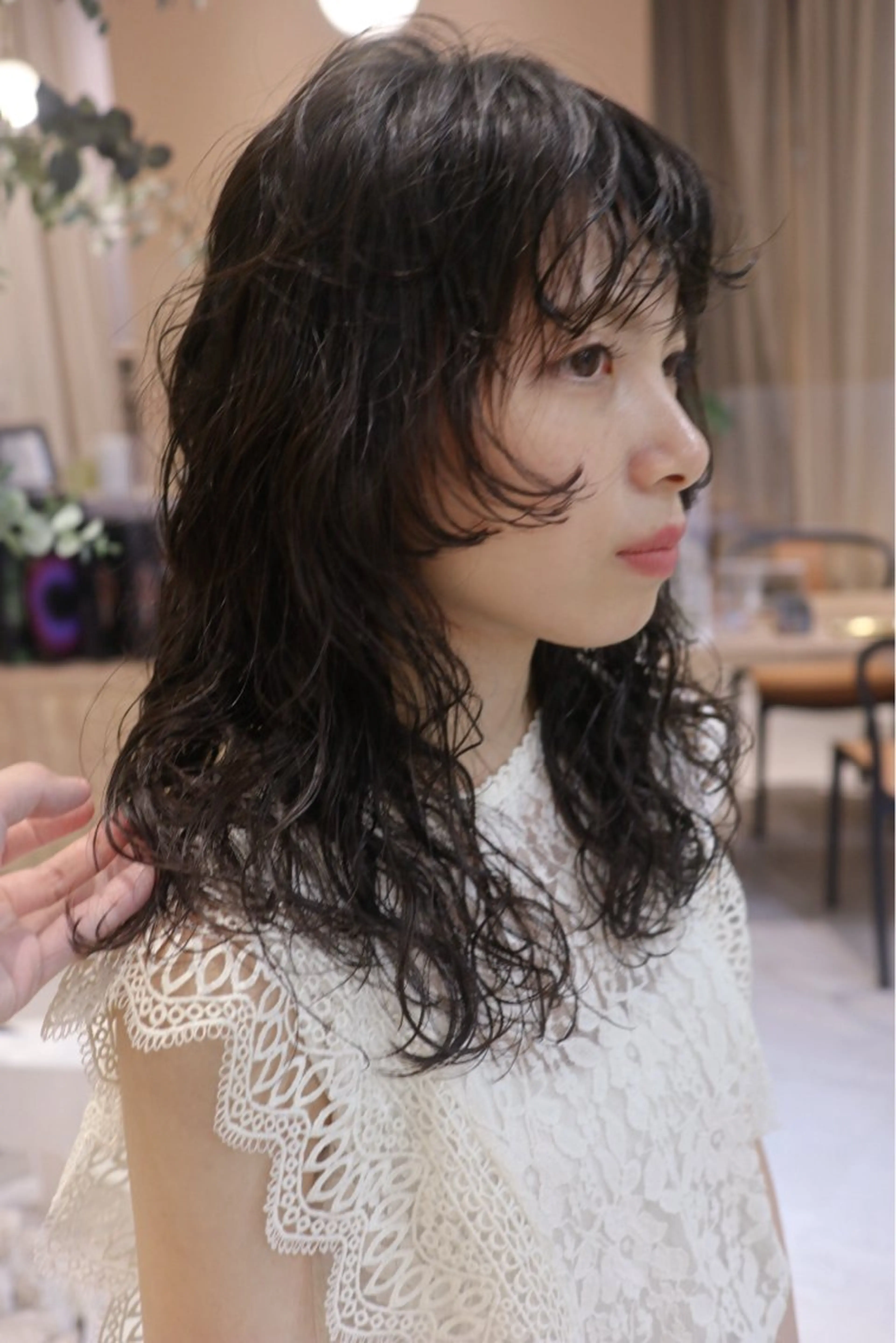 ロング パーマ 顔周りカット 小川 光のヘアスタイル